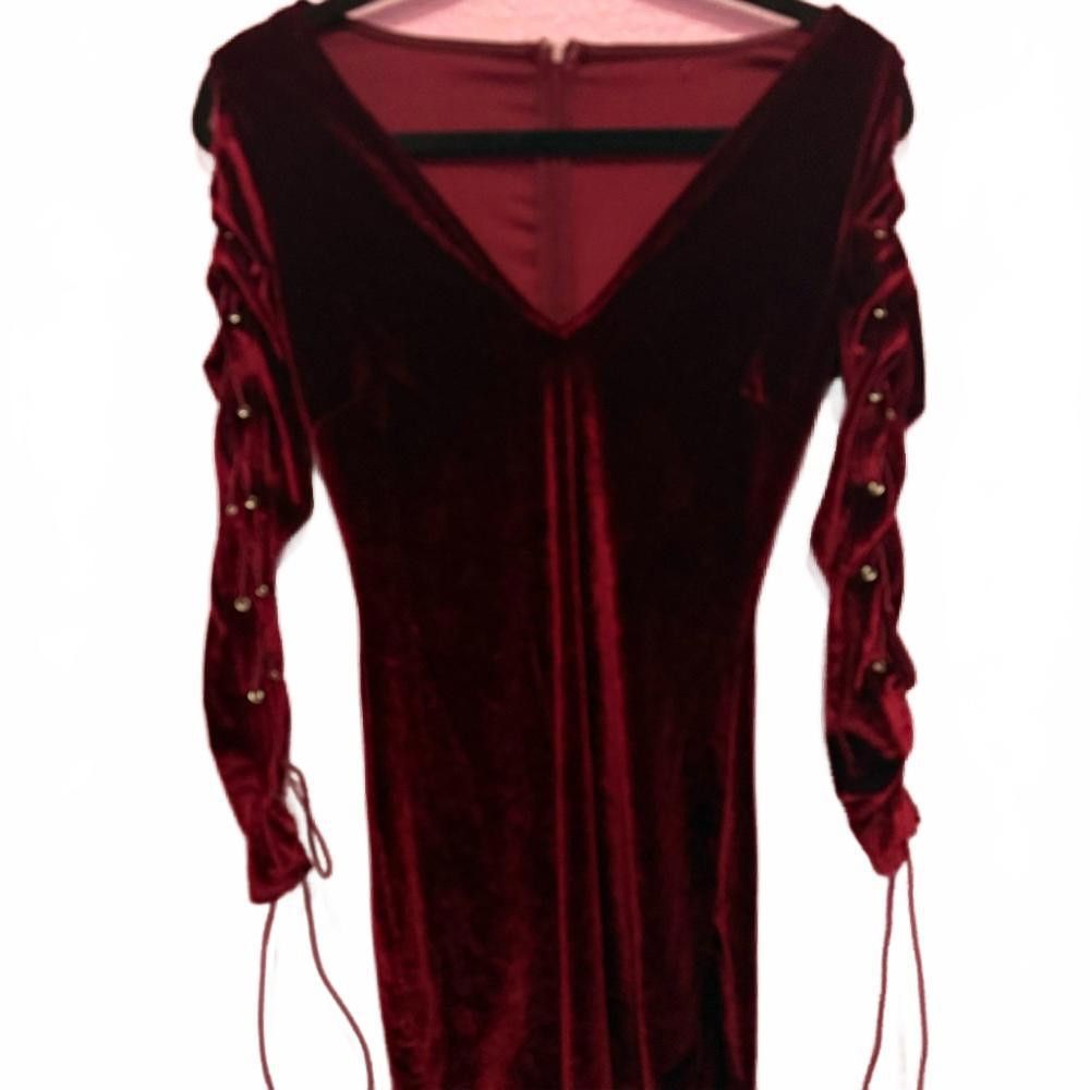 Designer Elegant Burgundy Velvet Dress with Lace-Up Sleeves Size S / US 4 / IT 40 - 1 Thumbnail