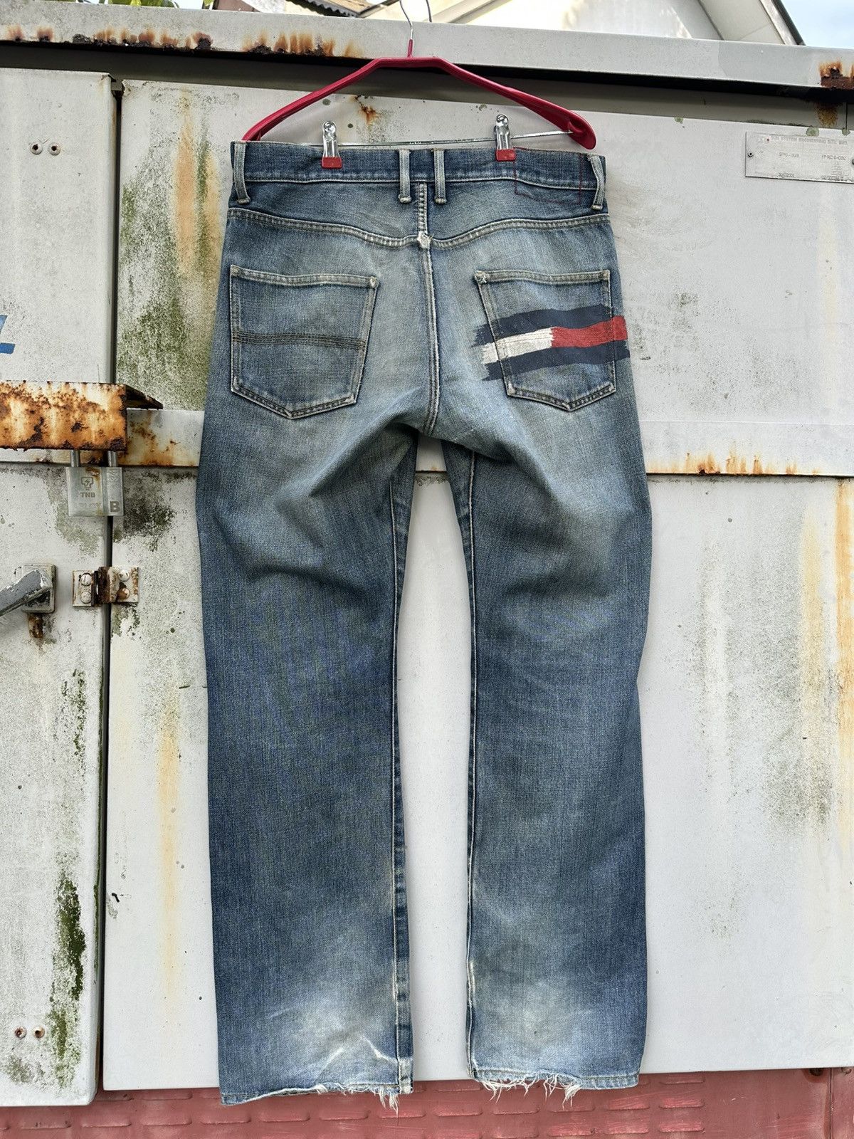 👹Tommy Hilfiger Distressed StraightCut Jeans