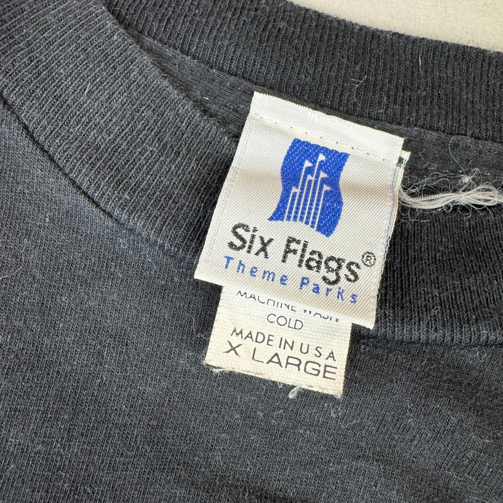 Other Vintage Wile E. Coyote Six Flags T-Shirt - Size XL Size US XL / EU 56 / 4 - 4 Thumbnail