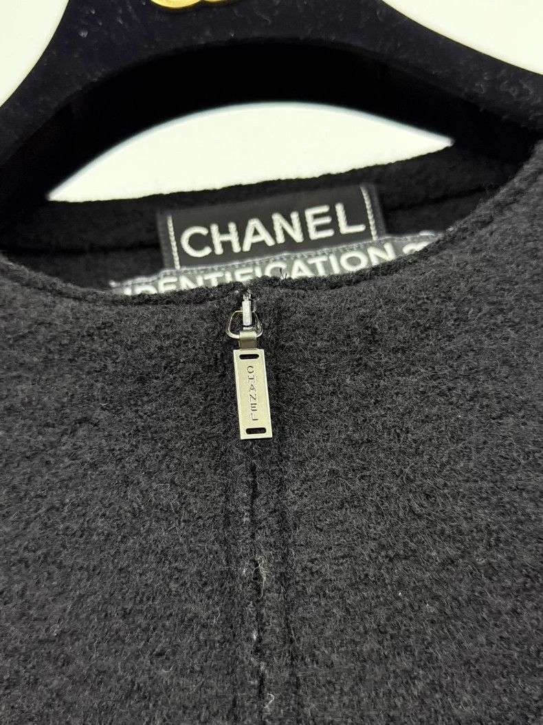 Chanel Chanel Short jacket with black zipper Size XS / US 0-2 / IT 36-38 - 2 Thumbnail