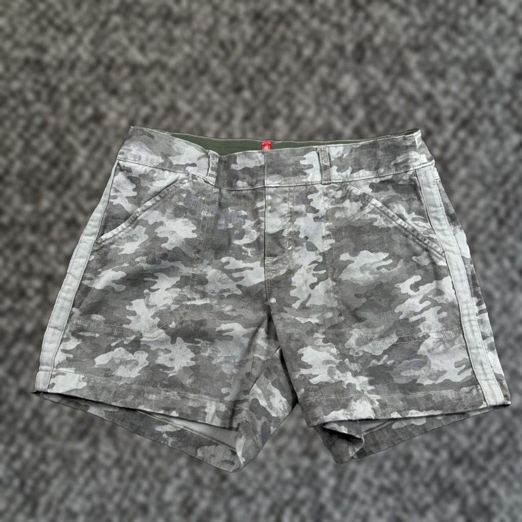 Spanx Spanx Shorts Womens M Gray Camo 5" STRETCH TWILL Elastic Waist Activewear Casual Travel Athletic Golf Tennis Walking Size 32" / US 10 / IT 46 - 1 Thumbnail