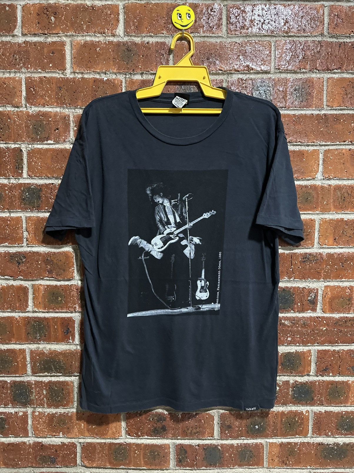 Band Tees Schott N.Y.C X The Ramones Faded Tee Size US L / EU 52-54 / 3 - 1 Thumbnail