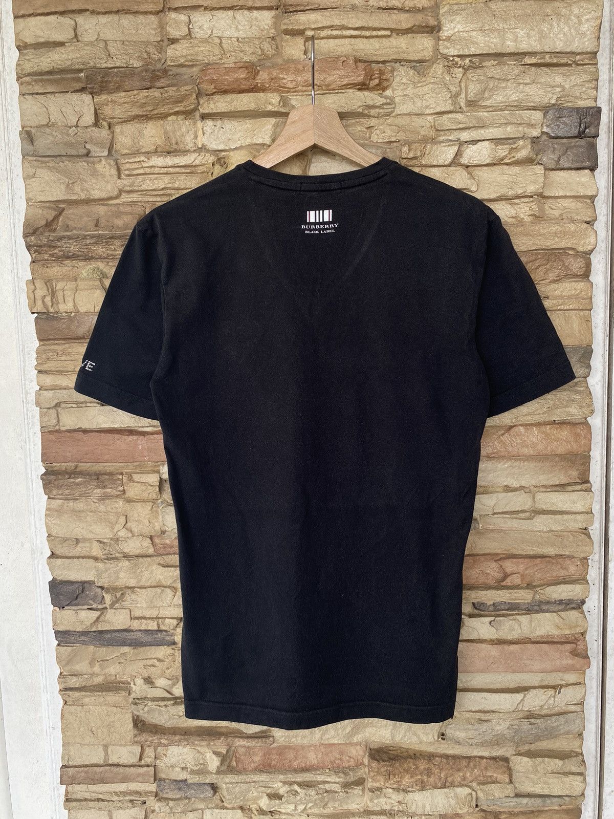 Vintage Rare Vintage Burberry Black Label V Neck Women Tees Size S / US 4 / IT 40 - 7 Thumbnail