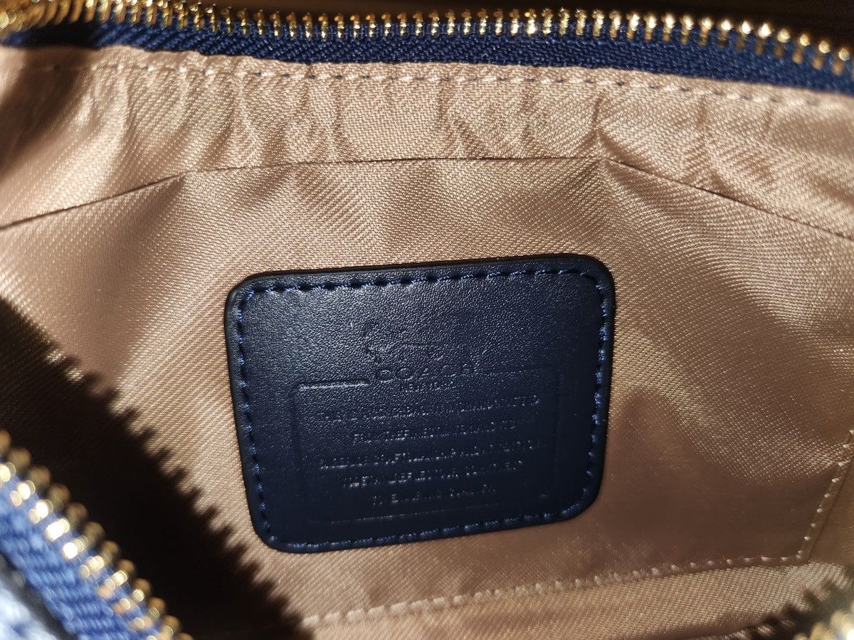 Coach Coach blue Signature Canvas Shoulder Bag Size ONE SIZE - 7 Thumbnail