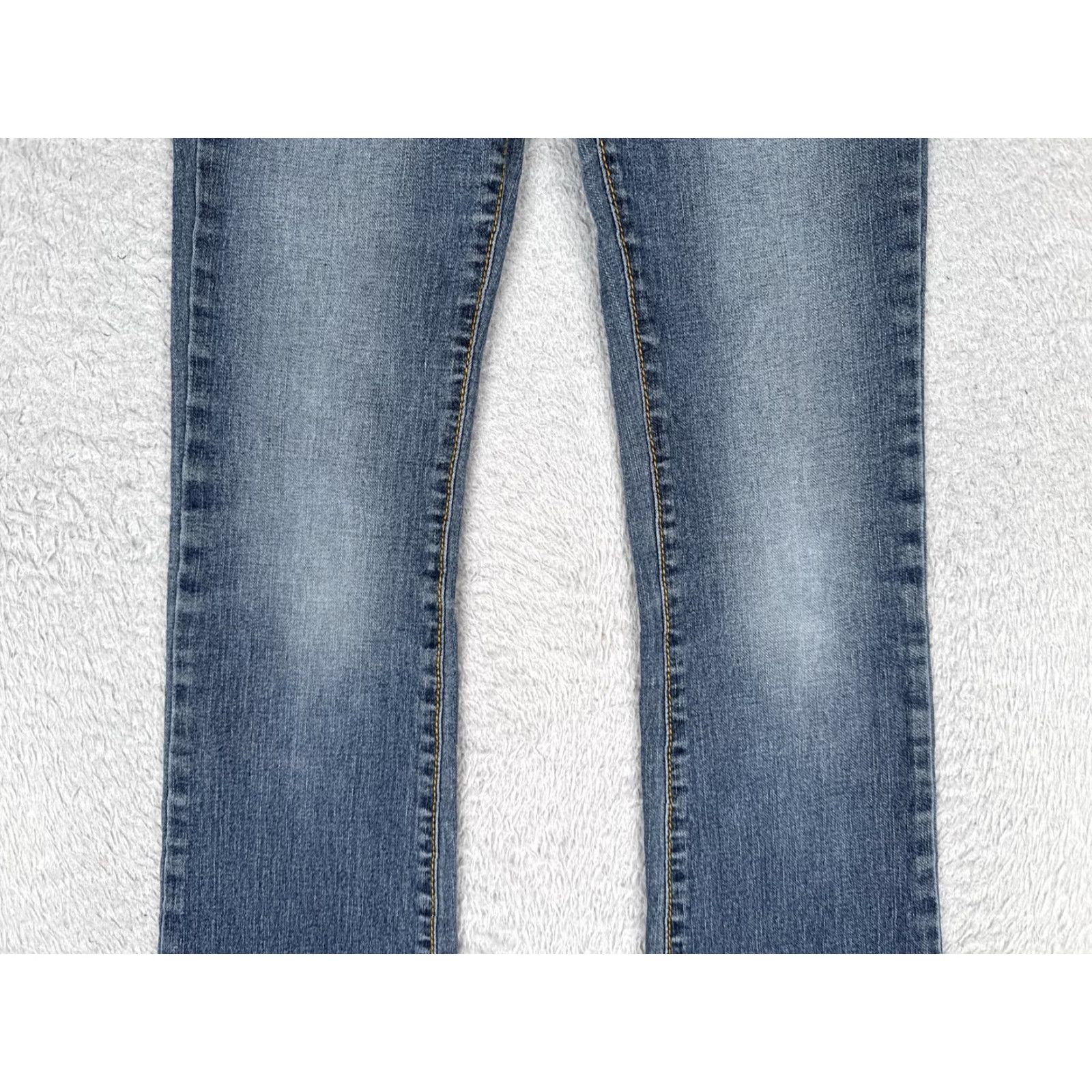 Denime JAGTHUG Jeans Bootcut Juniors 26 Blue Med Wash Low Rise Denim 26x30 Embroidered City Womens Juniors Jeans Bag Size 26" / US 2 / IT 38 - 3 Thumbnail