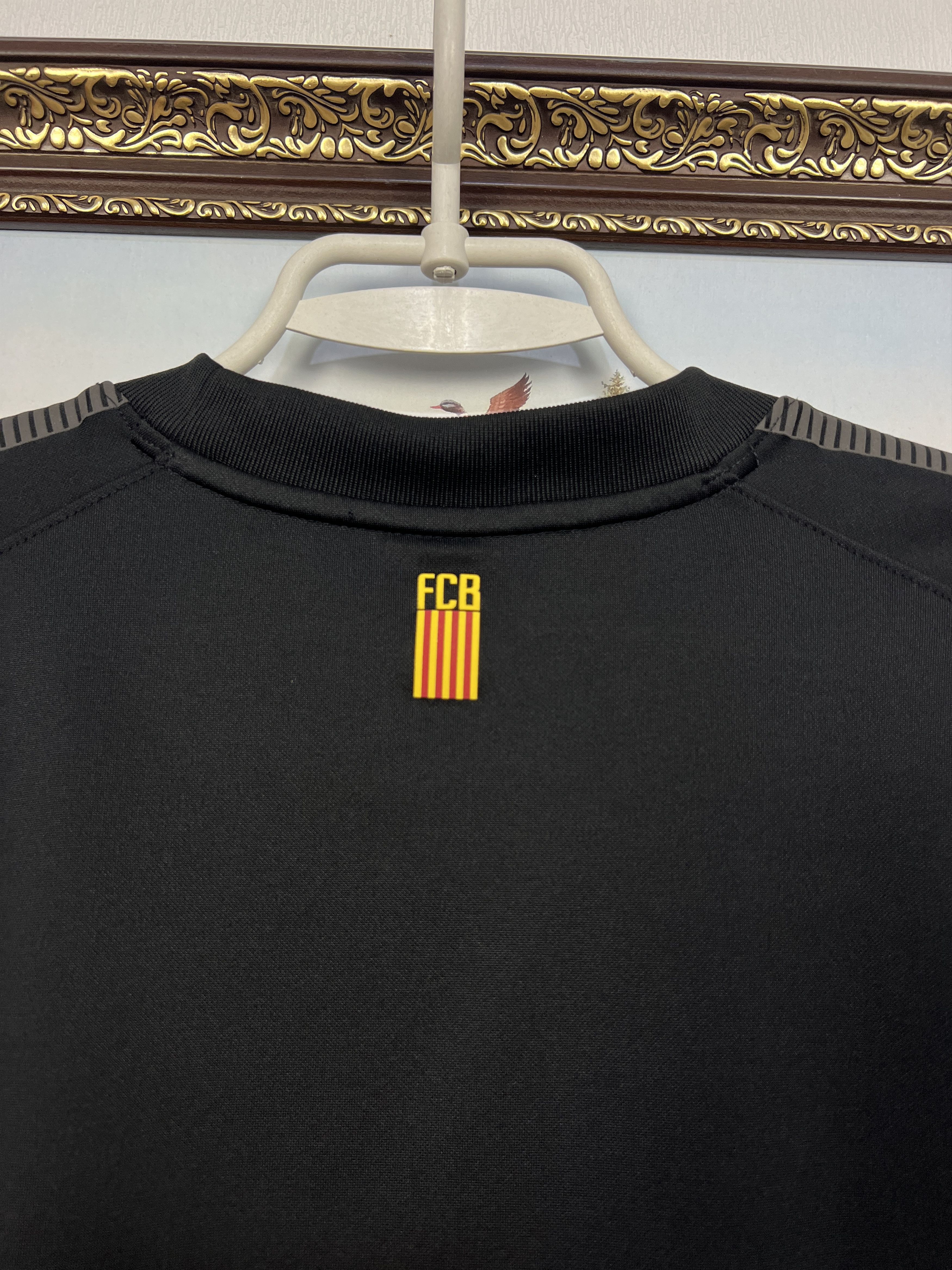 Nike Barcelona Away football shirt 2011 Soccer Nike Black Jersey Size US M / EU 48-50 / 2 - 15 Thumbnail