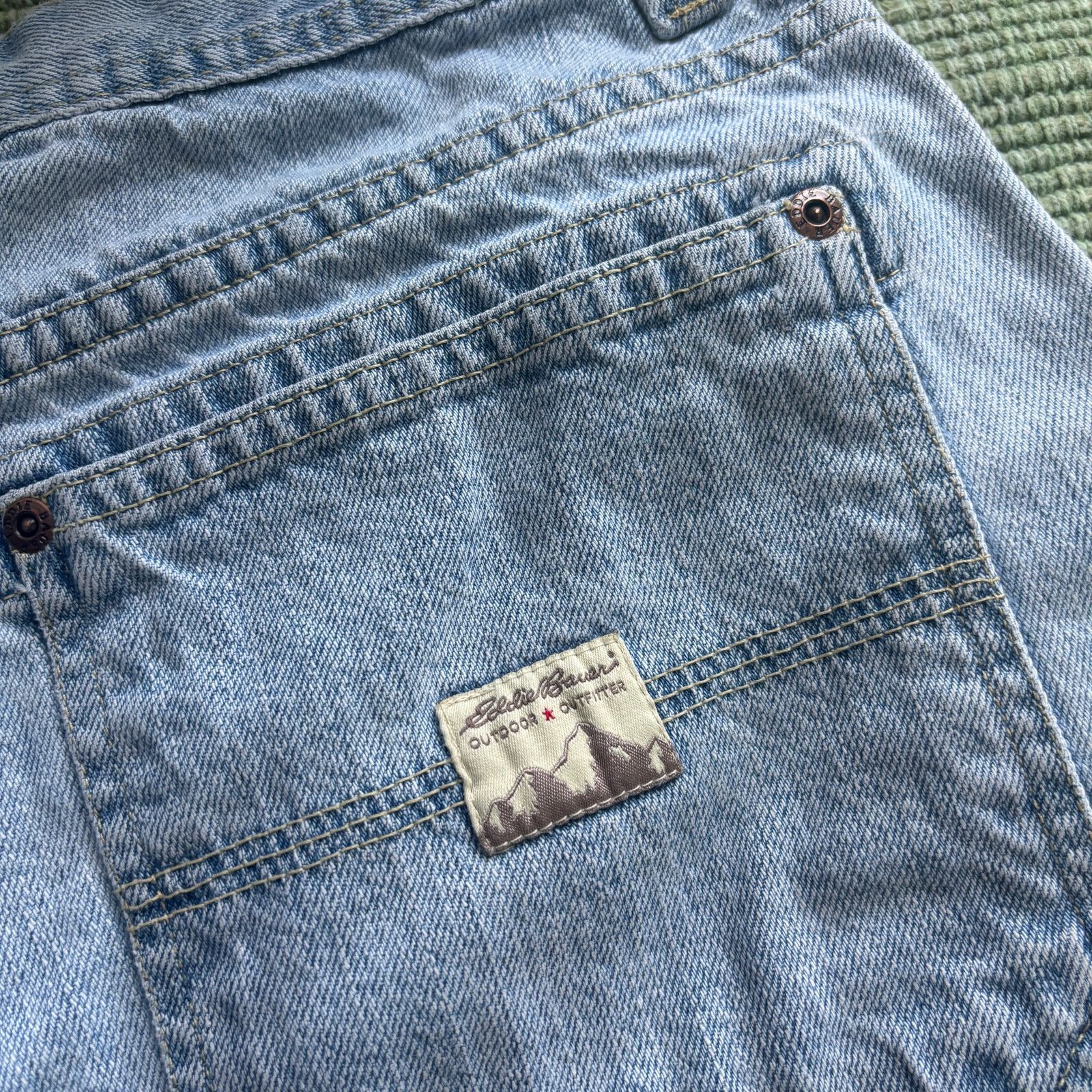 Eddie Bauer Vintage Eddie Bauer Light Blue Denim Shorts Sz 33 Size US 33 - 4 Thumbnail