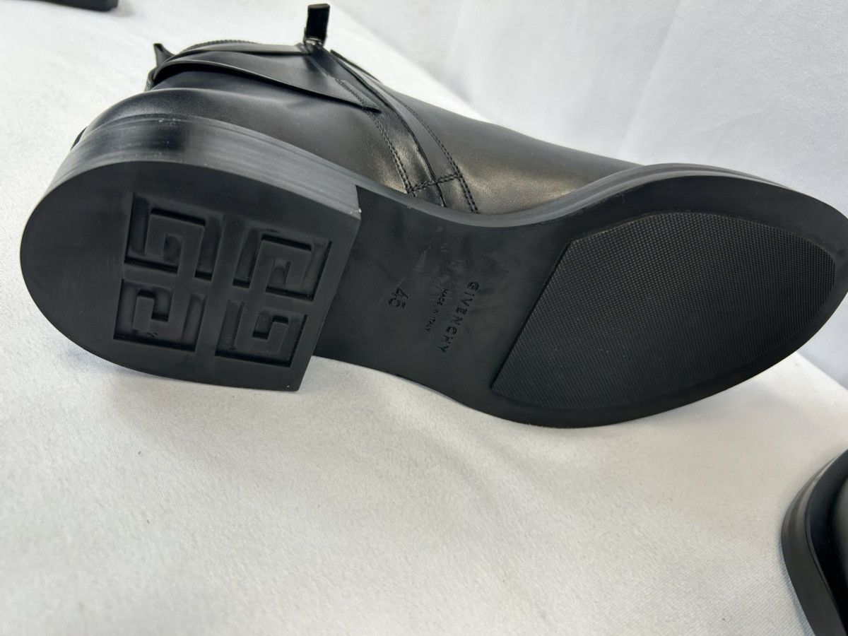Givenchy Givenchy Lock Ankle Boots In Leather Size US 12 / EU 45 - 11 Thumbnail