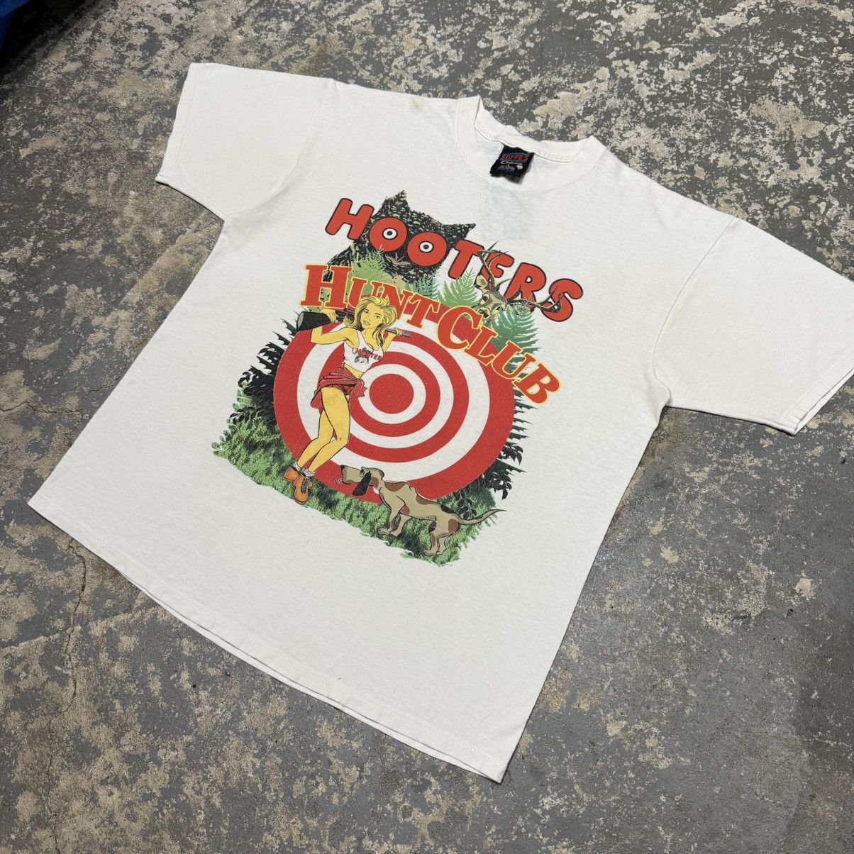 Other Vintage Hooters Hunt Club Graphic Women 90s USA Tshirt Size US L / EU 52-54 / 3 - 5 Thumbnail