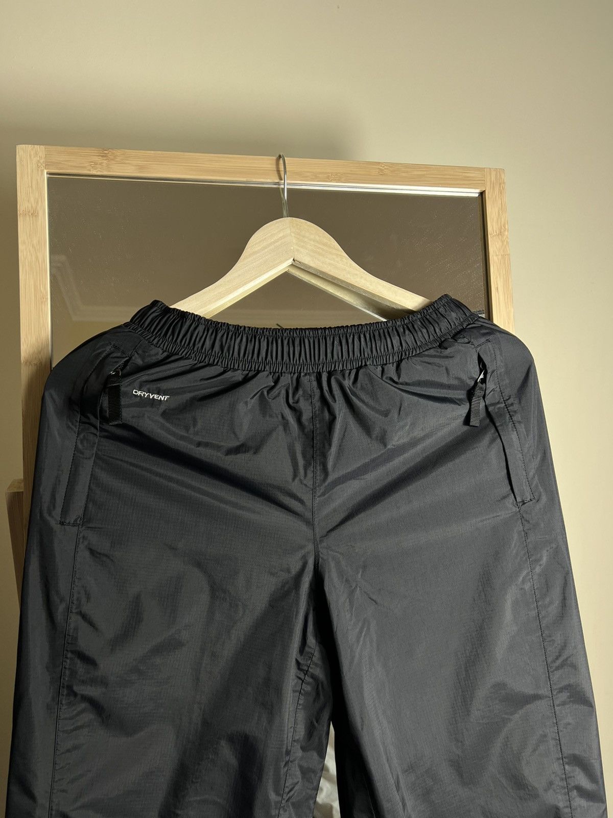 The North Face The North Face Dryvent Womens Windbreaker Snowboarding Pants Size 25" / US 0 / IT 36 - 3 Thumbnail