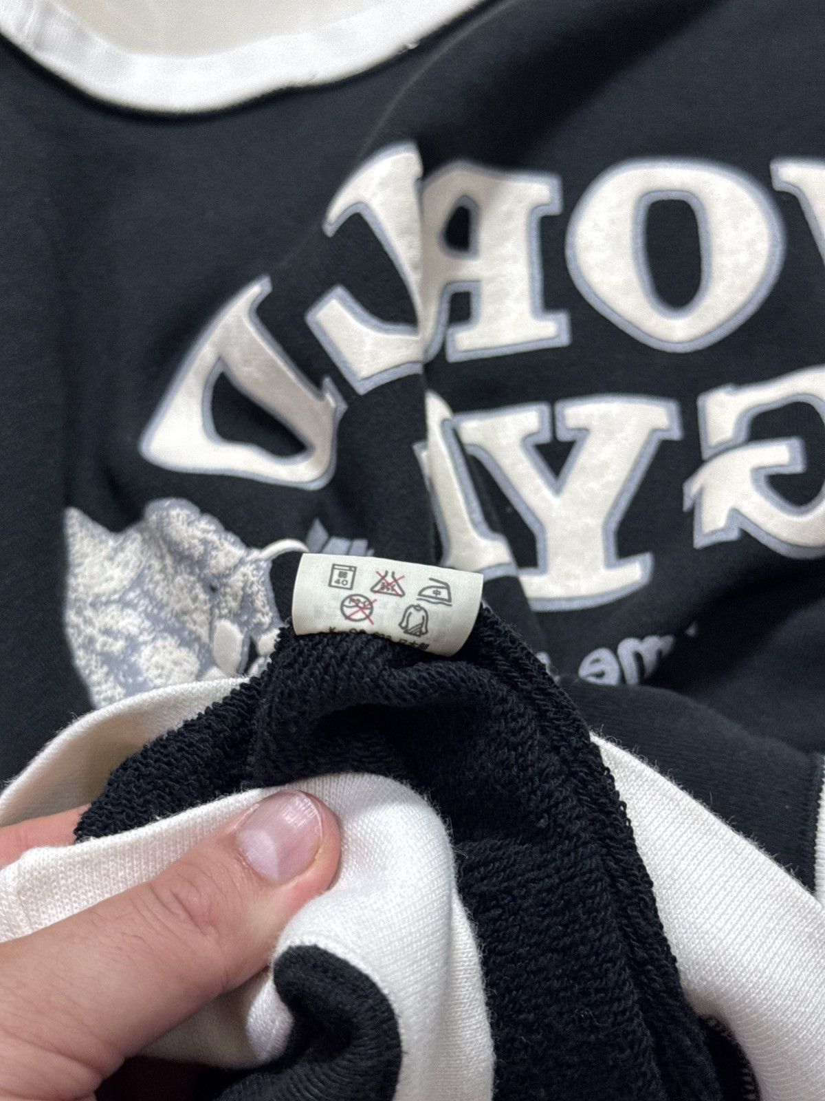Vintage *RARE* VINTAGE 90s WORLD GYM JAPAN GORILLA SWEATER Size US M / EU 48-50 / 2 - 11 Thumbnail