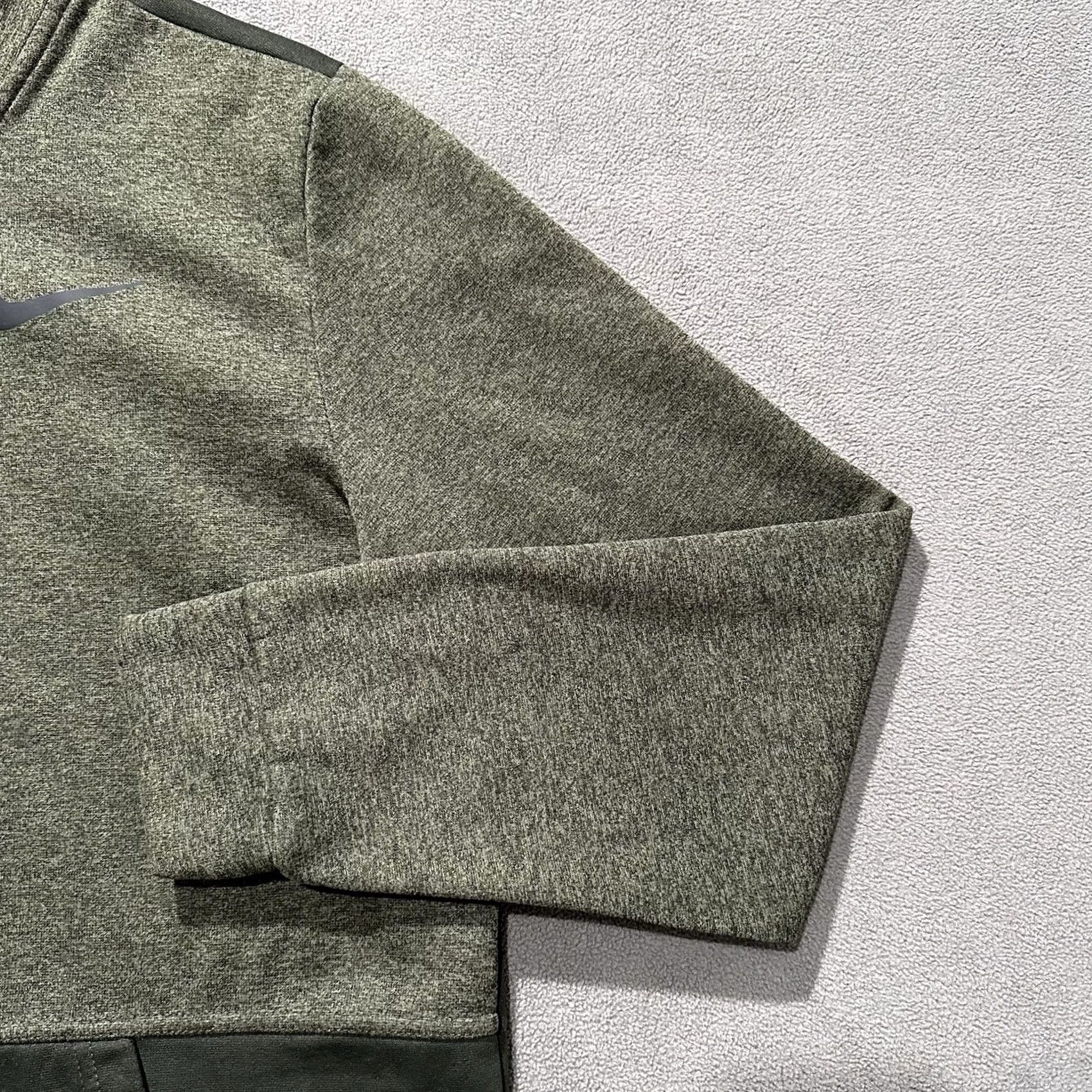 Nike Nike Therma Jacket Mens L Olive Green 1/4 Zip Pockets All Seasons Athletic FW21 Sports Mens Size US L / EU 52-54 / 3 - 4 Thumbnail