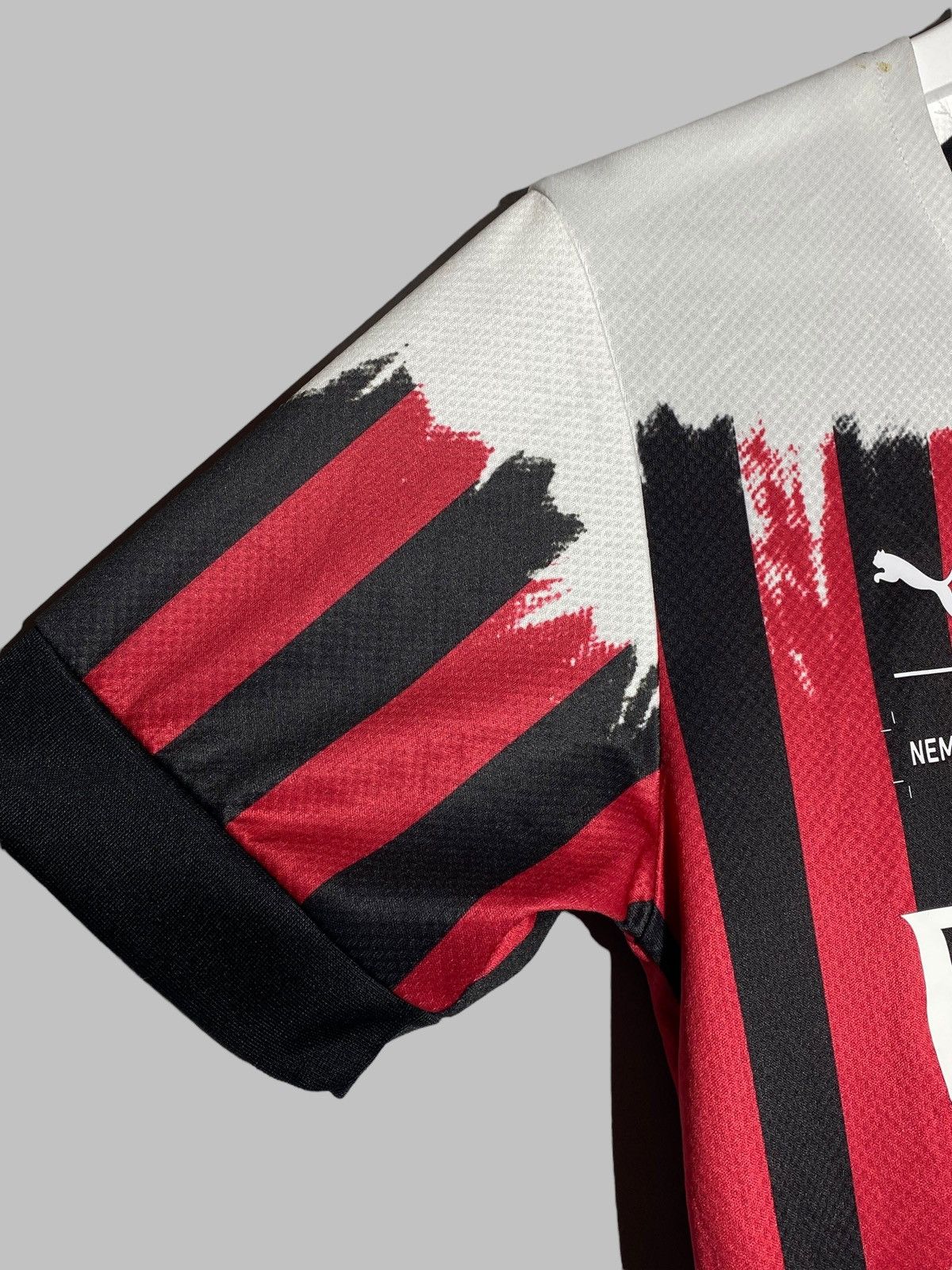 Puma 🔥 AC MILAN X NEMEN PUMA JERSEY ULTRA RARE DRIPPING HEAT Size US XS / EU 42 / 0 - 7 Thumbnail
