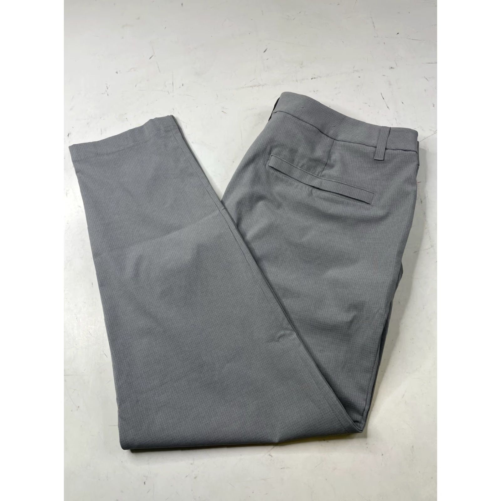 Lululemon Lululemon Pants Mens 36 Gray WovenAir Stretch Classic Chino Casual Activewear Slimming PANTS Size US 36 / EU 52 - 2 Thumbnail