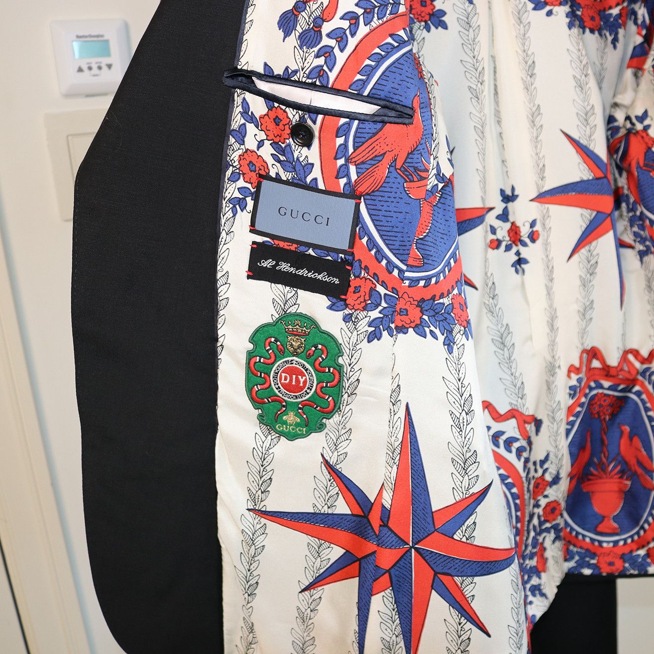 Gucci Gucci Black Wool Suit with Loved Dragon Back Embroidery Size 48R - 12 Thumbnail