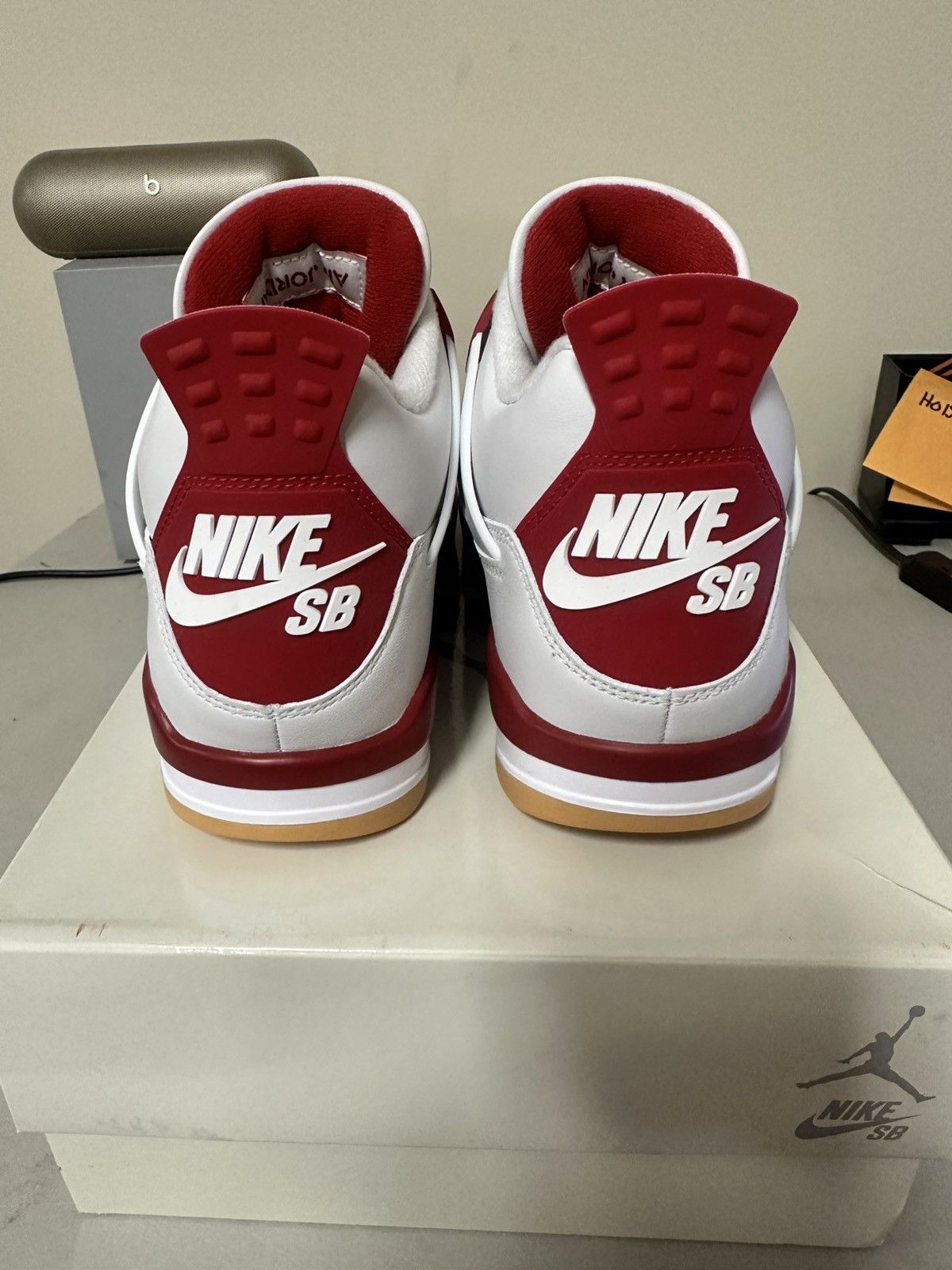 Nike Jordan 4 f&f varsity red Size US 9 / EU 42 - 4 Thumbnail