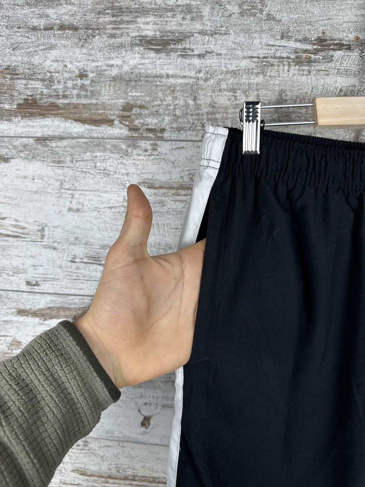 Nike × Vintage Mens Vintage Nike drill pants sweatpants swoosh black rare Size US 32 / EU 48 - 6 Thumbnail