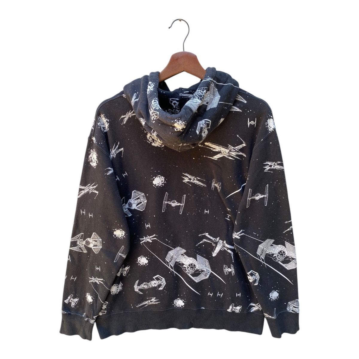 Star Wars × Uniqlo Uniqlo Star Wars Hoodie Fullprint Pullover Jumper Size XL Size US XL / EU 56 / 4 - 6 Thumbnail