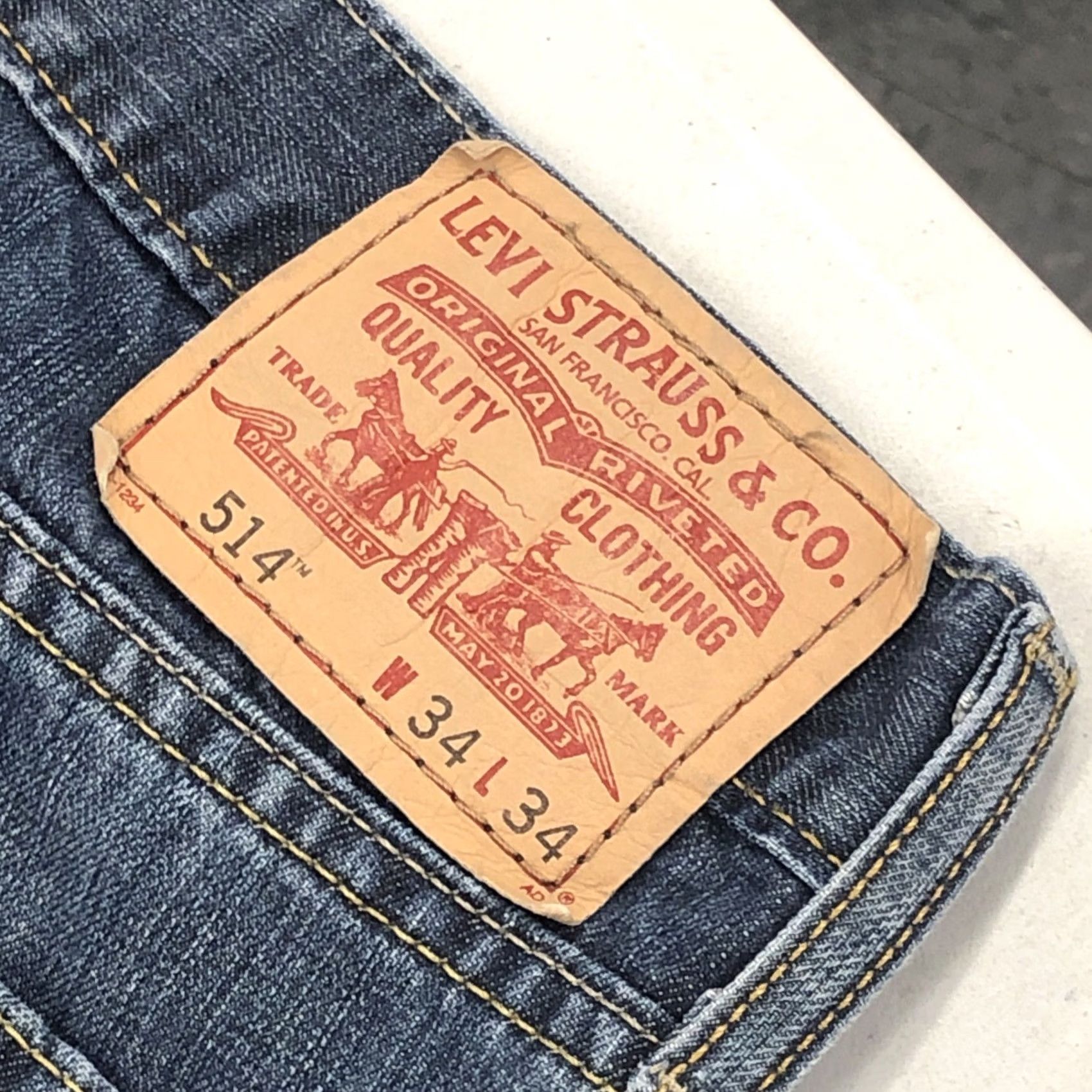 Levi's VINTAGE Levis 514 Jeans Mens 34x34 Slim Straight Denim Blue Cotton Zip 5-Pocket Logo Size US 34 / EU 50 - 2 Thumbnail