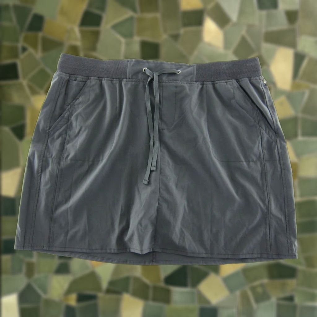 Vintage NWT Caffe Marrakesh Grey Stretch Built In Shorts Skort Skirt Active Ease 16W Women Short Gray 40" waist 49" hip 19.5" waist to bottom hem Size 38" / US 16 / IT 52 - 1 Thumbnail