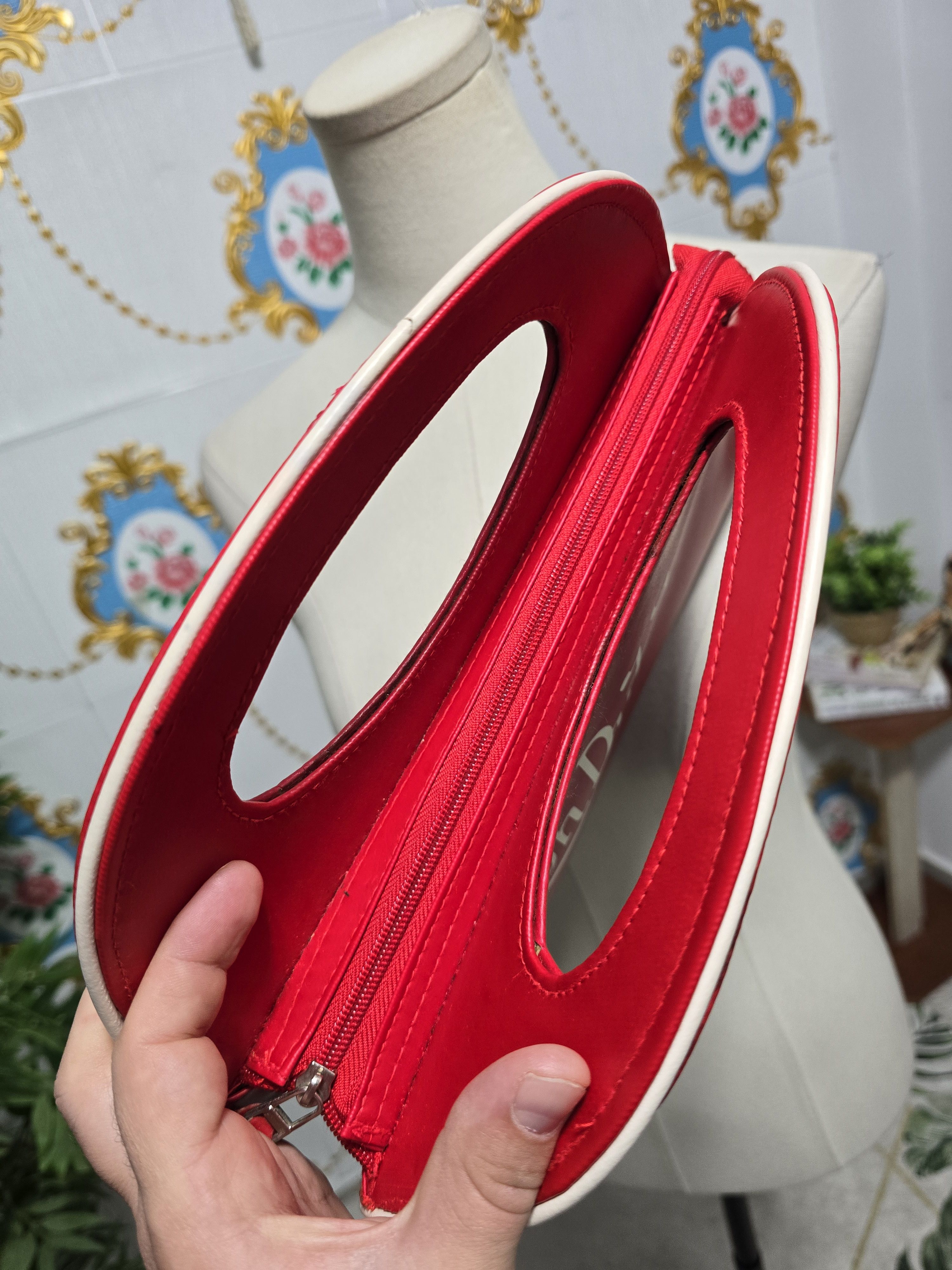 Von Dutch VON DUTCH red and white bowling bag VINTAGE, RARE Size ONE SIZE - 9 Thumbnail