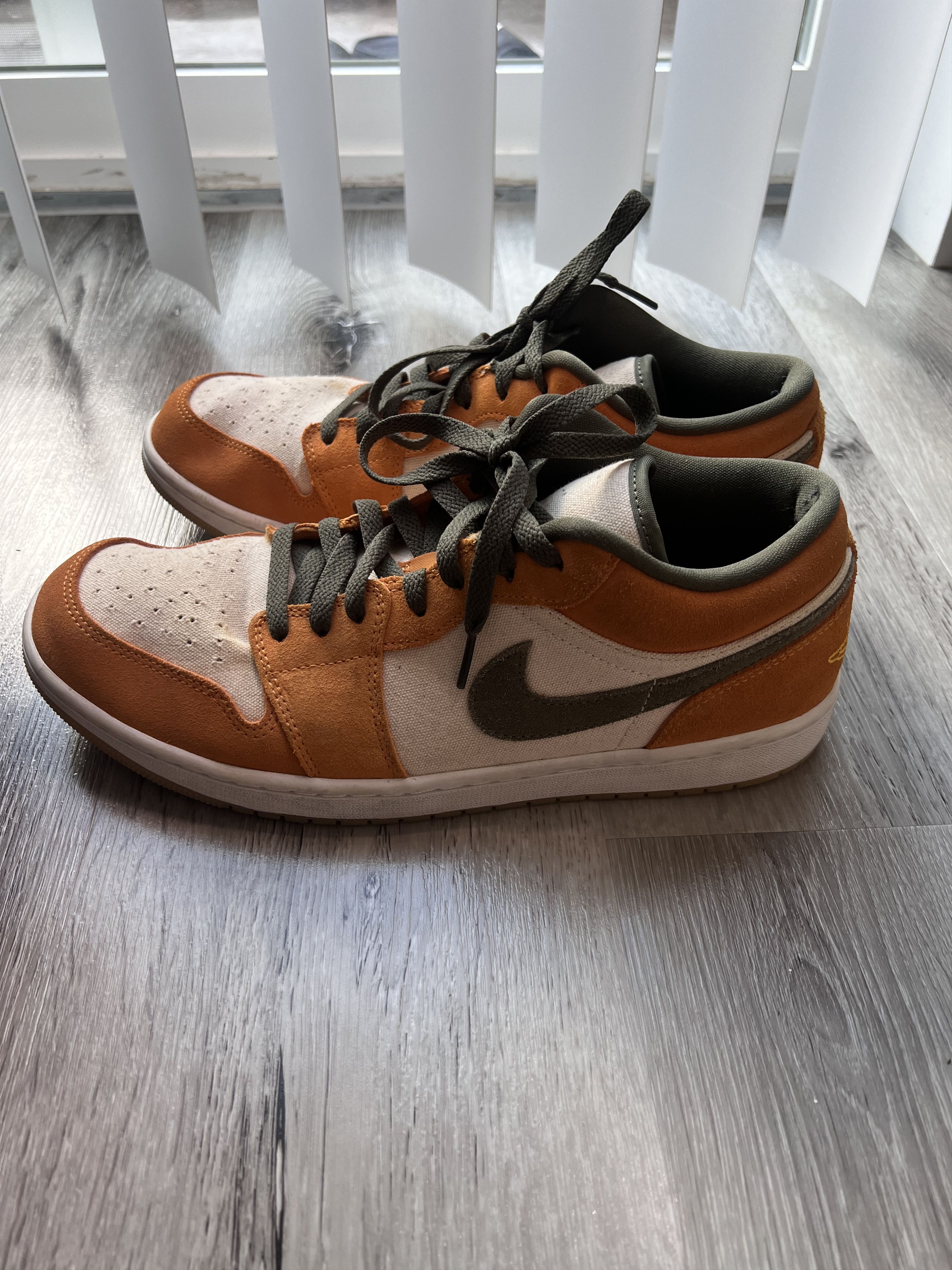 Nike Air Jordan 1 Low SE 'Light Curry' Size US 10.5 / EU 43-44 - 7 Thumbnail