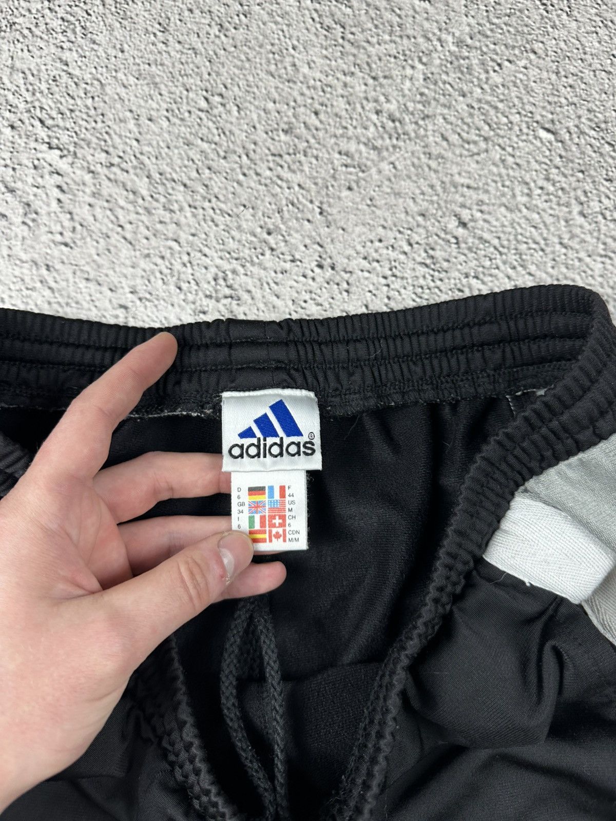 Adidas Vintage Adidas Short Sportwear Baggy Y2K Size US 32 / EU 48 - 9 Thumbnail