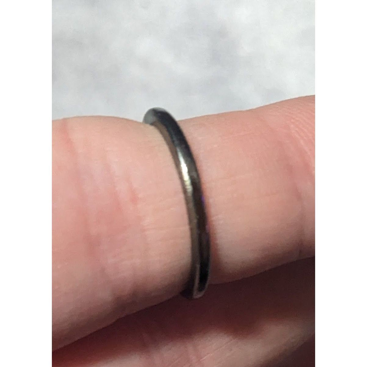Other Minimalist Slight Chevron Silver Gunmetal Tone Ring Size 6 Size ONE SIZE - 13 Thumbnail