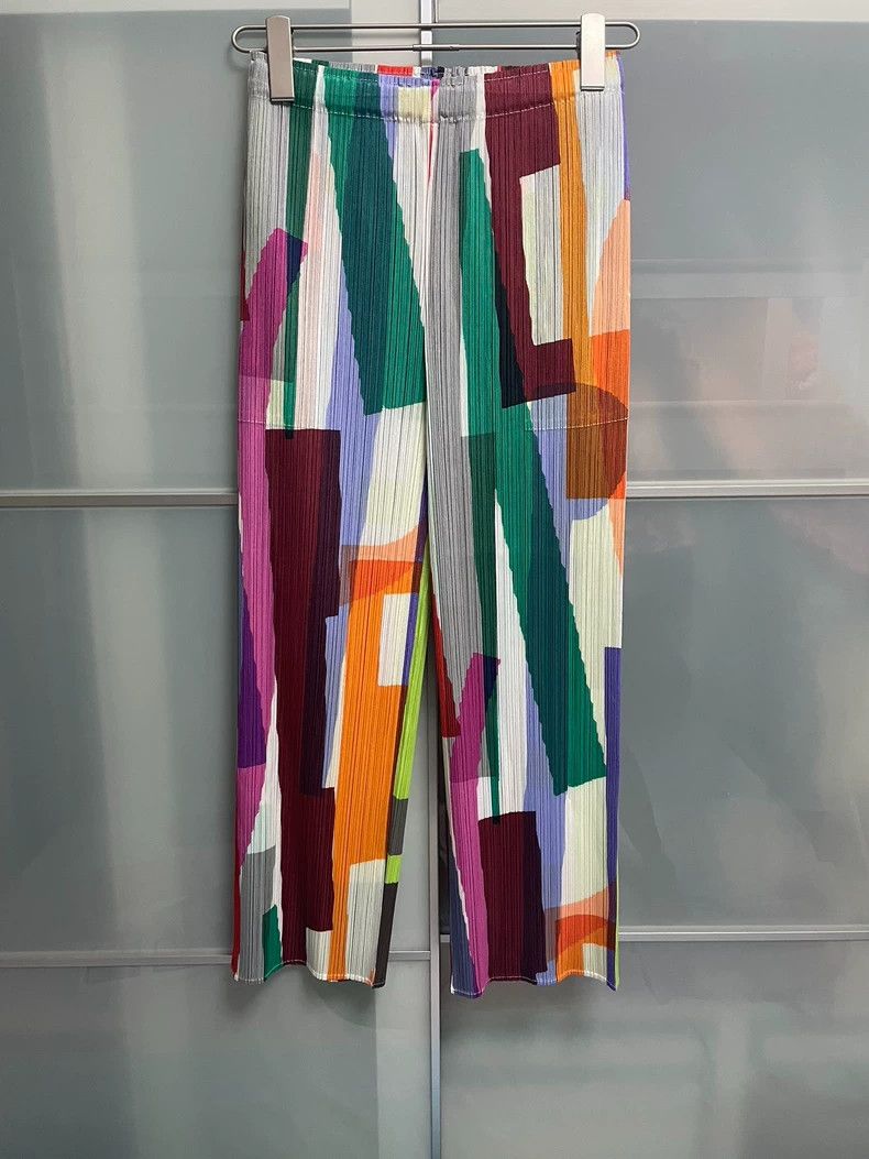 Issey Miyake Issey Miyake size:3 Red and green color-blocked anniversar Size 22" - 2 Thumbnail