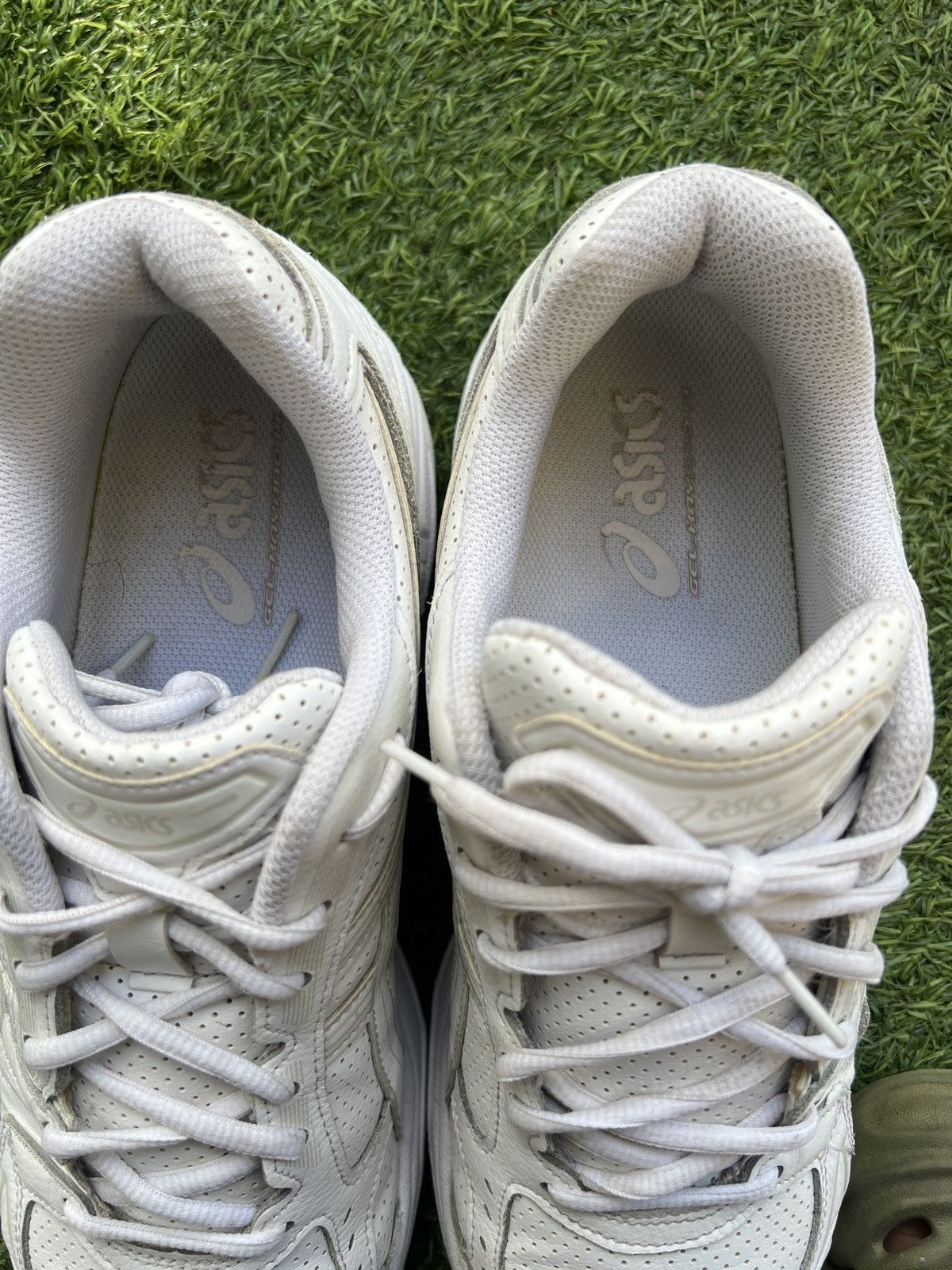 Asics Asics Gel Kayano 14 Triple White Size US 10.5 / EU 43-44 - 7 Thumbnail