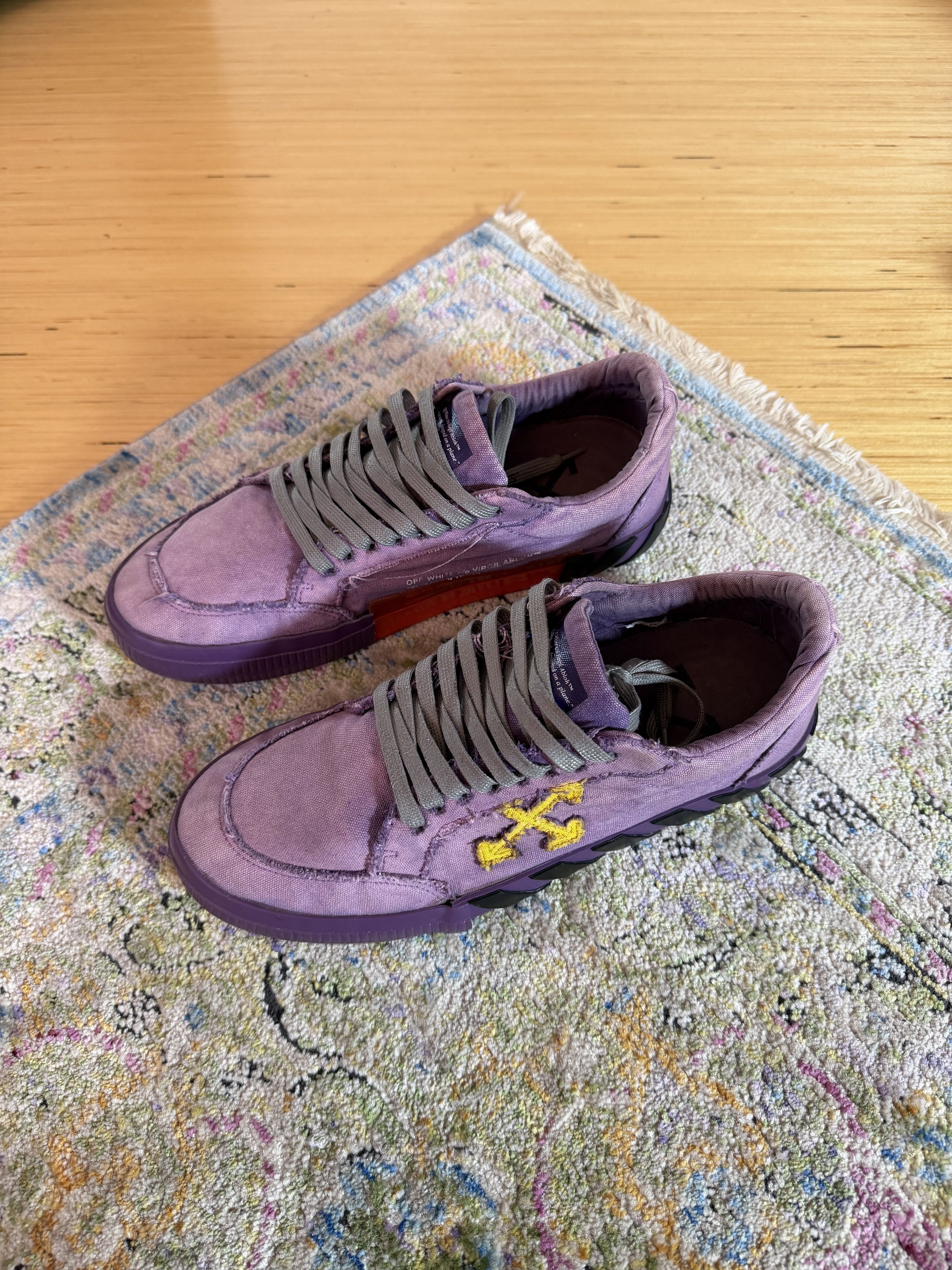 Off-White Vulcanized Low Purple Yellow Sneakers