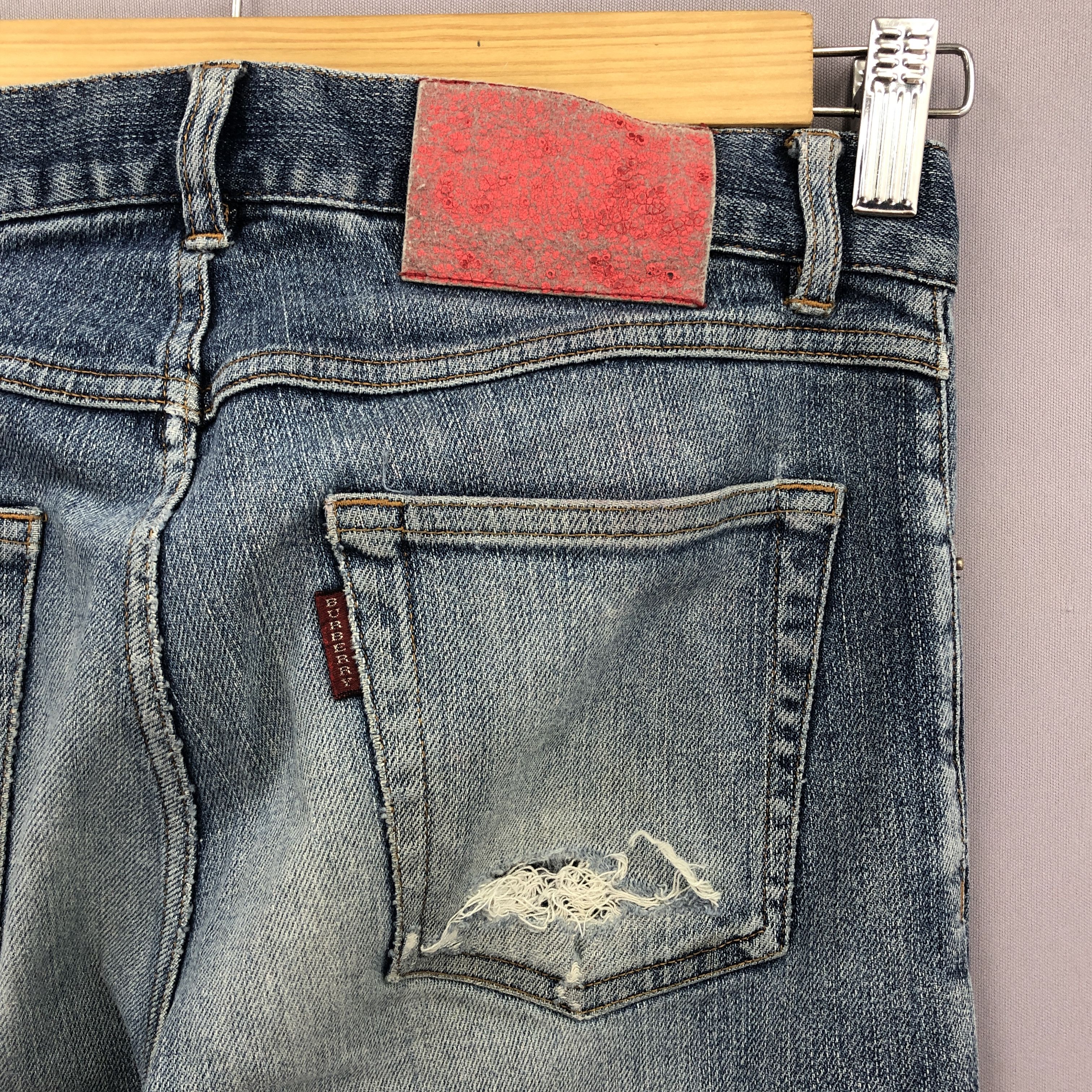 Burberry Vintage Burberry Jeans Burberrys Faded Light Wash Denim Size 28" / US 6 / IT 42 - 6 Thumbnail