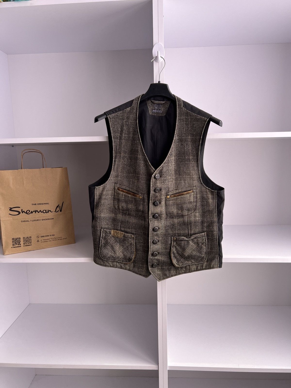 image of Vintage Mens Meindl Handwerkskunst Vest Traditional Outdoor in Khaki (Size Large)