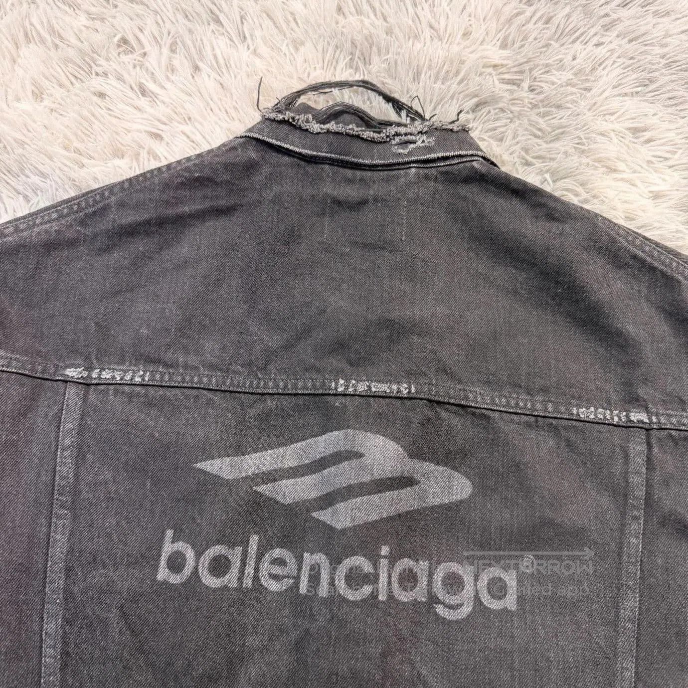 Balenciaga balenciaga 3b sports denim jacket unisex. Size US S / EU 44-46 / 1 - 6 Thumbnail
