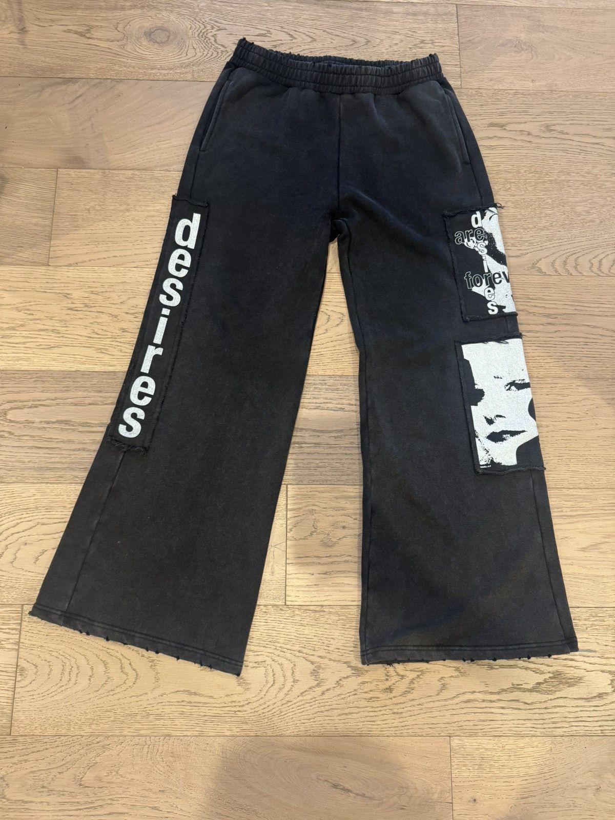 Other Matière De Désirs Graphic Sweatpants Black (M) Size US 32 / EU 48 - 1 Thumbnail