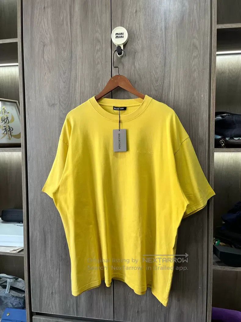 Balenciaga Balenciaga Yellow Embroidered Letter Short Sleeve Size US XS / EU 42 / 0 - 2 Thumbnail