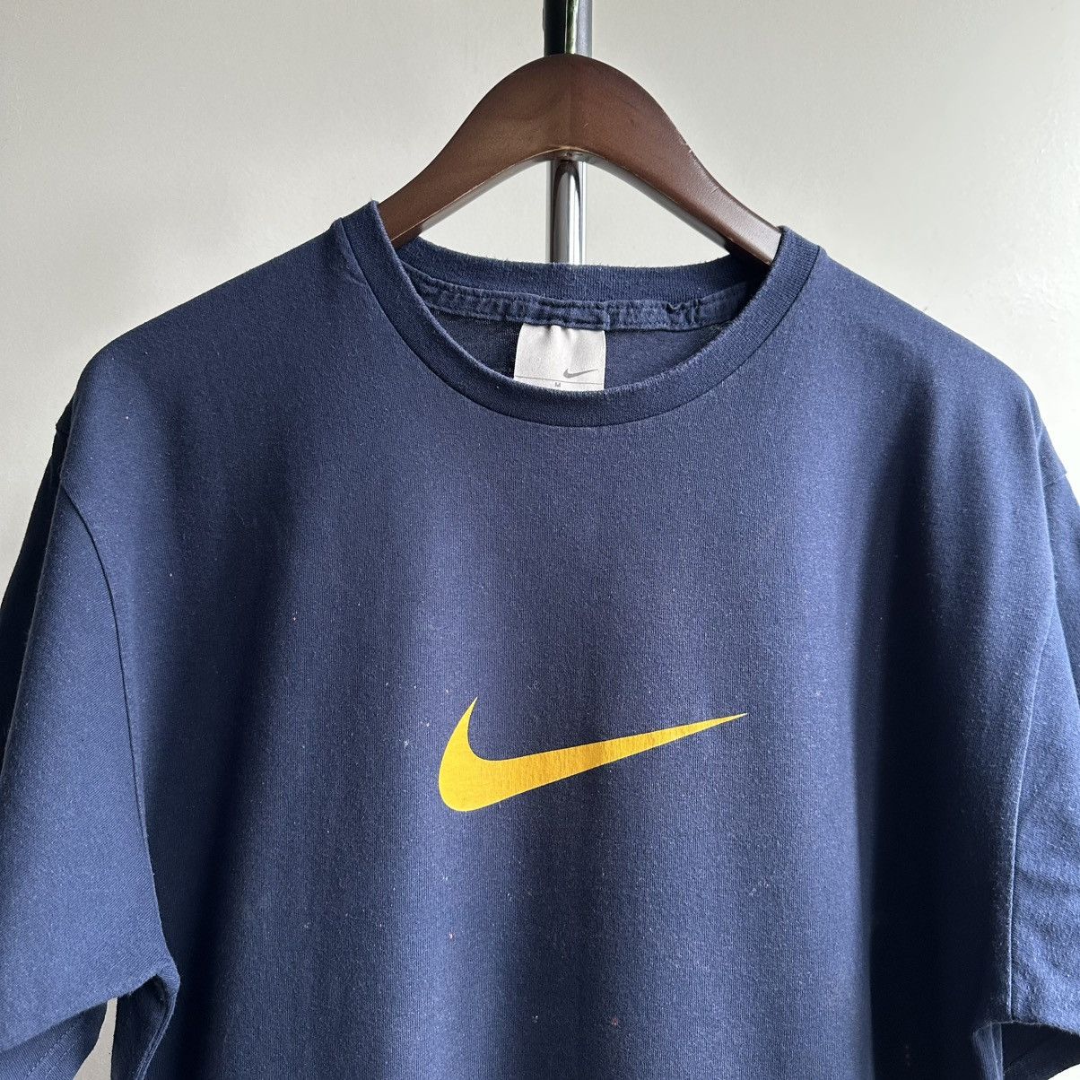 Nike × Vintage VINTAGE Y2K NIKE CENTER LOGO BIG SWOOSH TEE Size US M / EU 48-50 / 2 - 2 Thumbnail