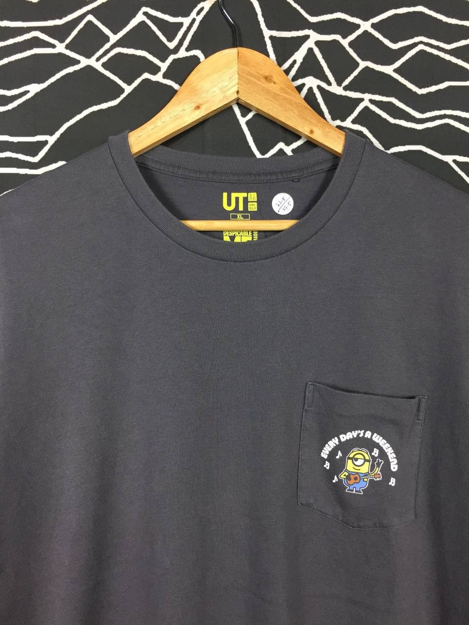 Cartoon Network × Japanese Brand × Uniqlo Uniqlo Despicable Me Minion Every Day's A Weekend Tee Size US XL / EU 56 / 4 - 3 Thumbnail