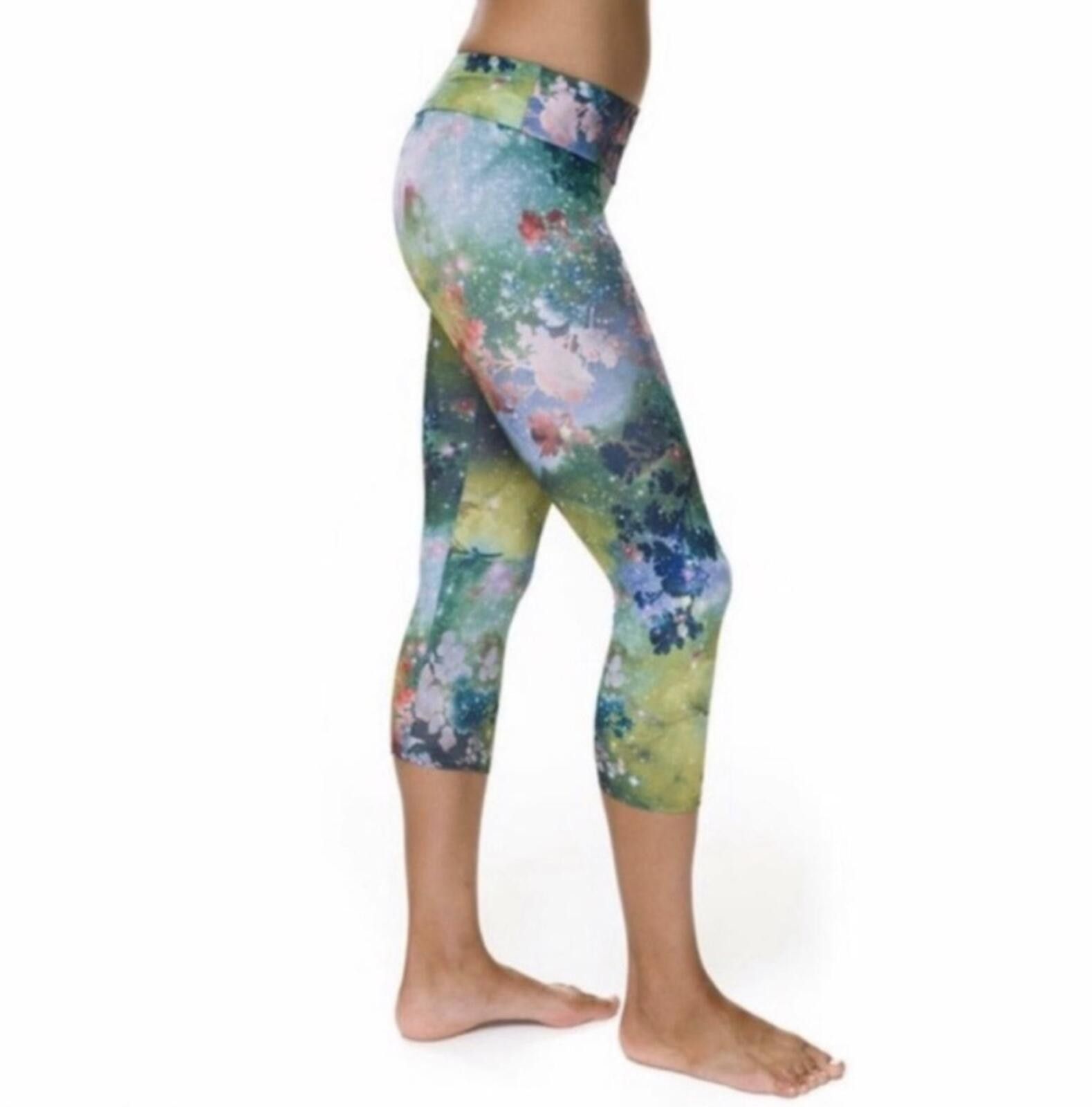 Other Onzie Galaxy Capri Leggings Mid Rise Workout Yoga Pants (60) Size 28" / US 6 / IT 42 - 1 Thumbnail