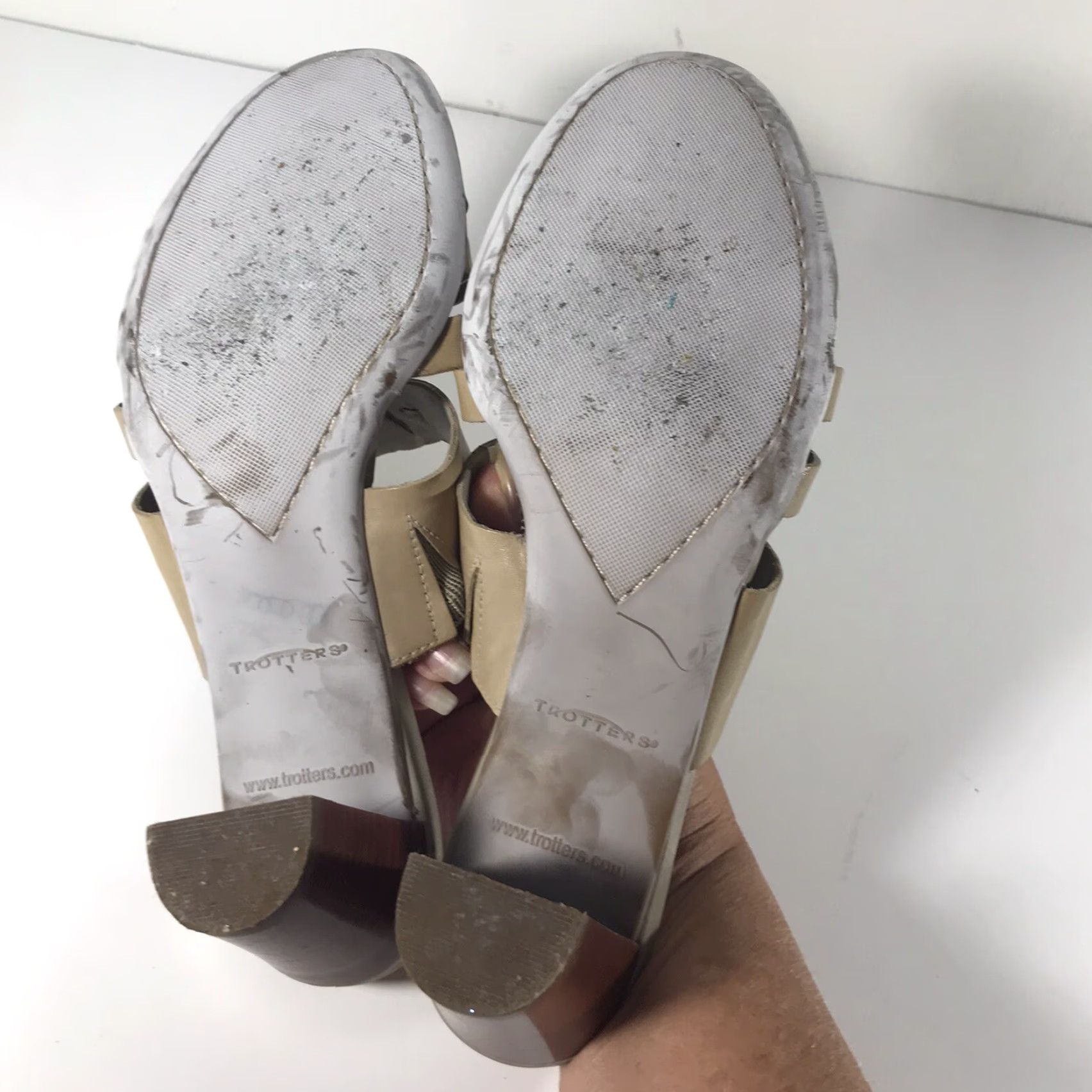 Vintage Trotters Leather Slides Womens Size 8.5N Beige Block Heel Sandals Casual Dressy Summer Size US 8.5 / IT 38.5 - 4 Thumbnail