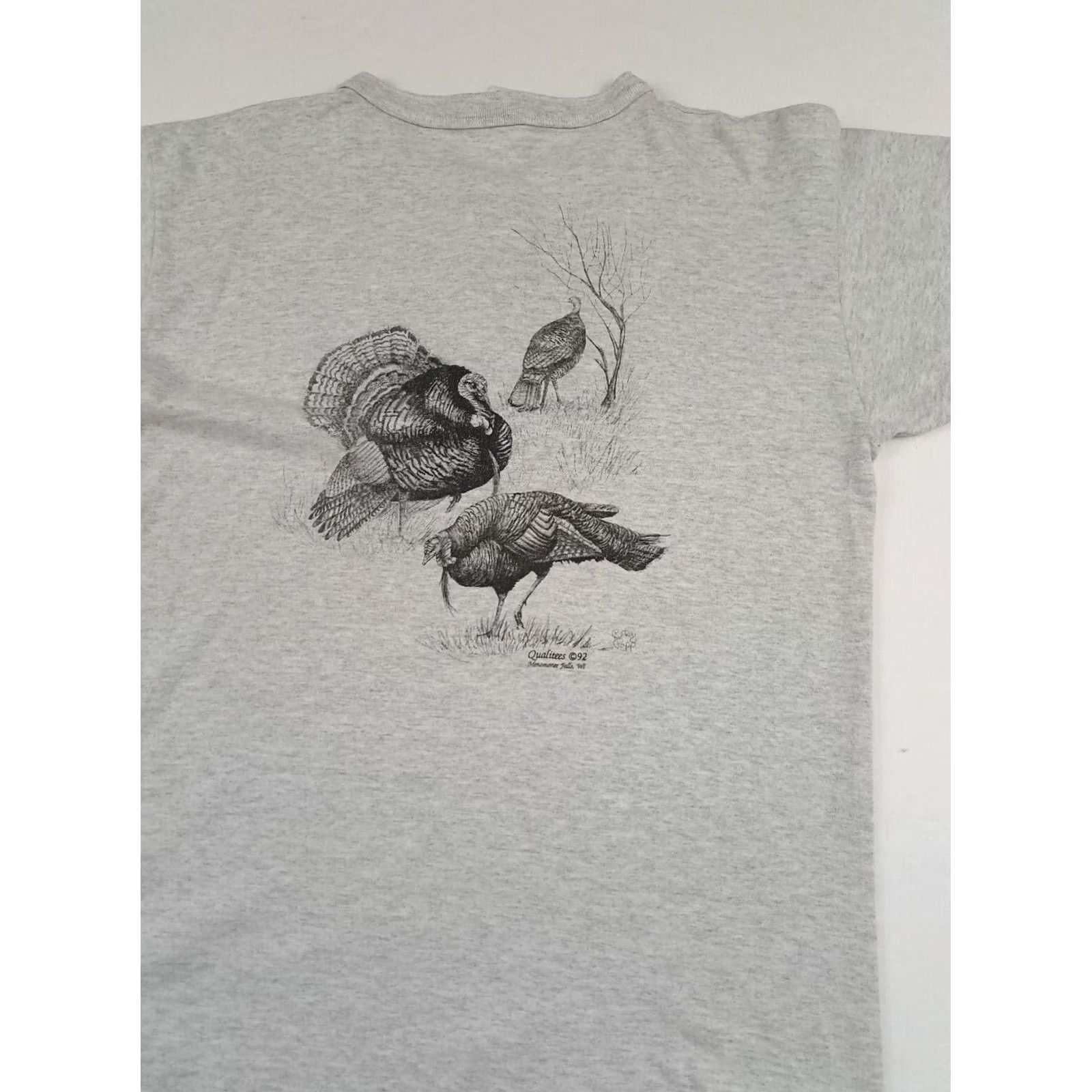 Vintage Pre-Owned Turkey Wildlife Art Print T-Shirt LG Cotton Delux 1993 1/4 Button Short Sleeve Gray Unisex Adults Regular Size L Mens Womens Size US L / EU 52-54 / 3 - 4 Thumbnail