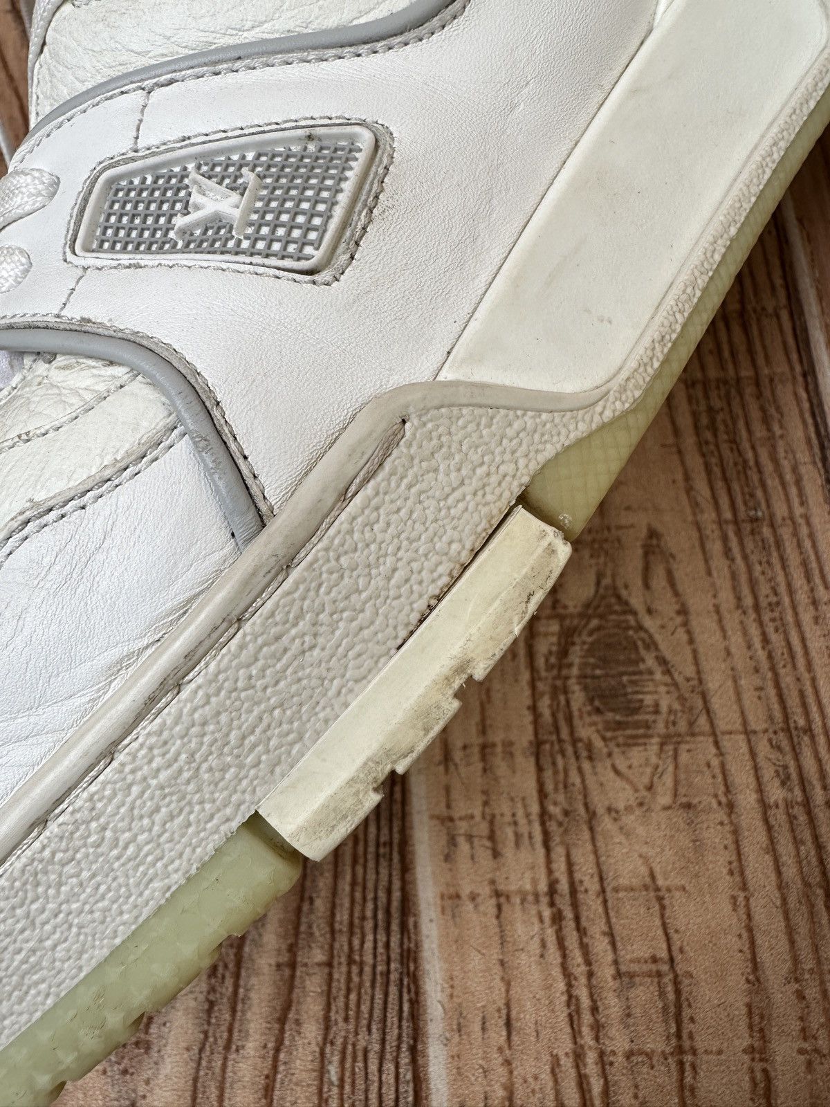 Louis Vuitton Louis Vuitton Trainer Virgil Abloh Grey/White sneaker Size US 12 / EU 45 - 25 Thumbnail