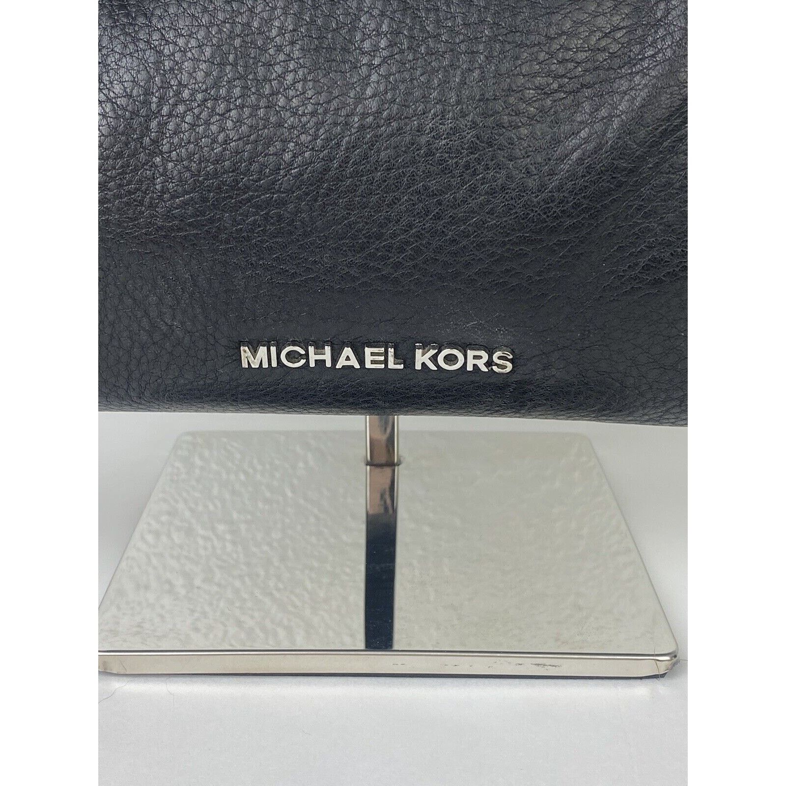 Michael Kors Michael Kors Weston Pebbled Black Leather Foldover purse Size ONE SIZE - 2 Thumbnail