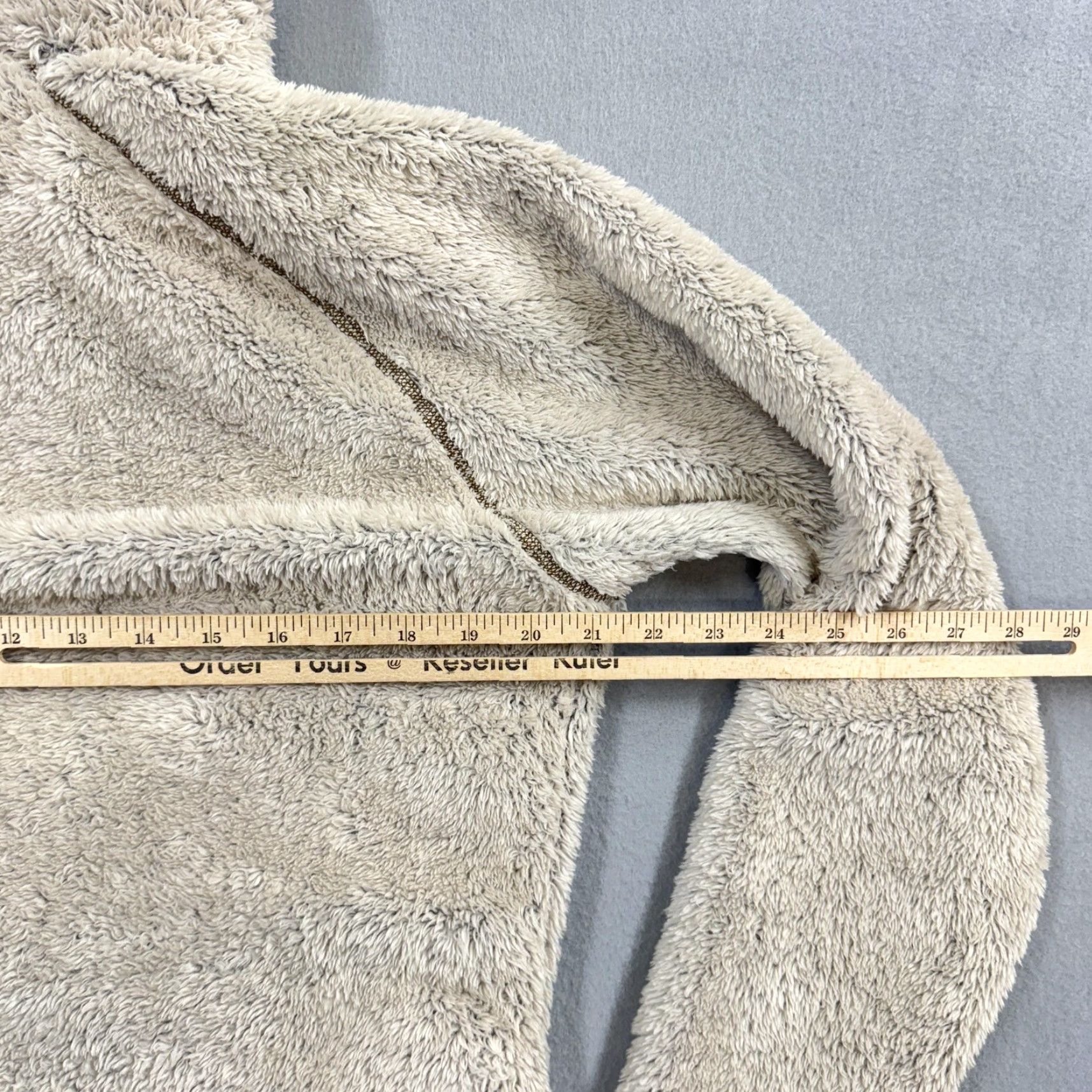 Vintage Kuhl Jacket Womens L Beige Flight Fleece Hooded Full Zip Thumbholes Polyester Pockets Zipped Pockets Outdoor Casual Travel Womens High Quality Size L / US 10 / IT 46 - 5 Thumbnail