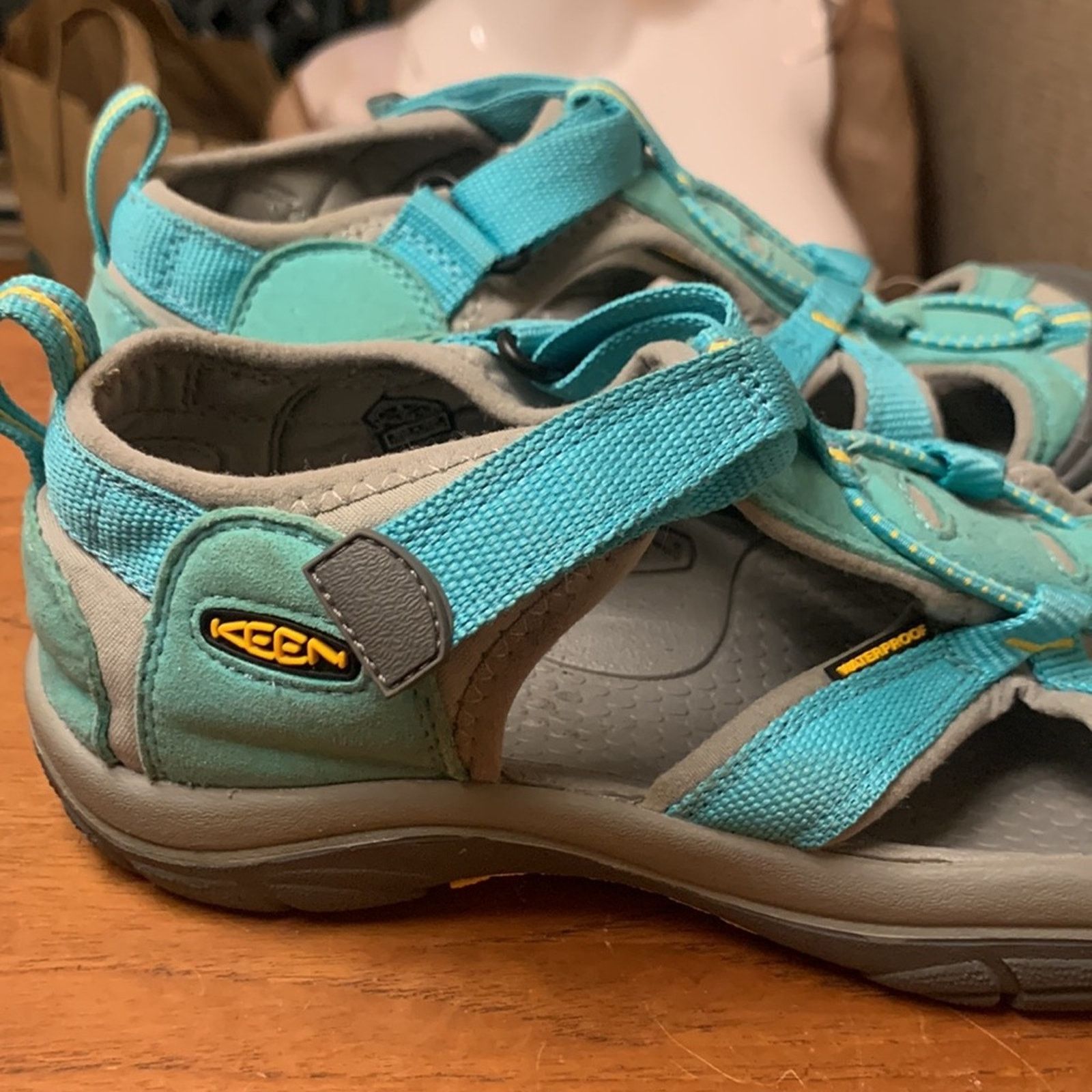 KEEN Keen NWOT sport sandals turquoise watershoes watersandals Size US 5 / IT 35 - 4 Thumbnail