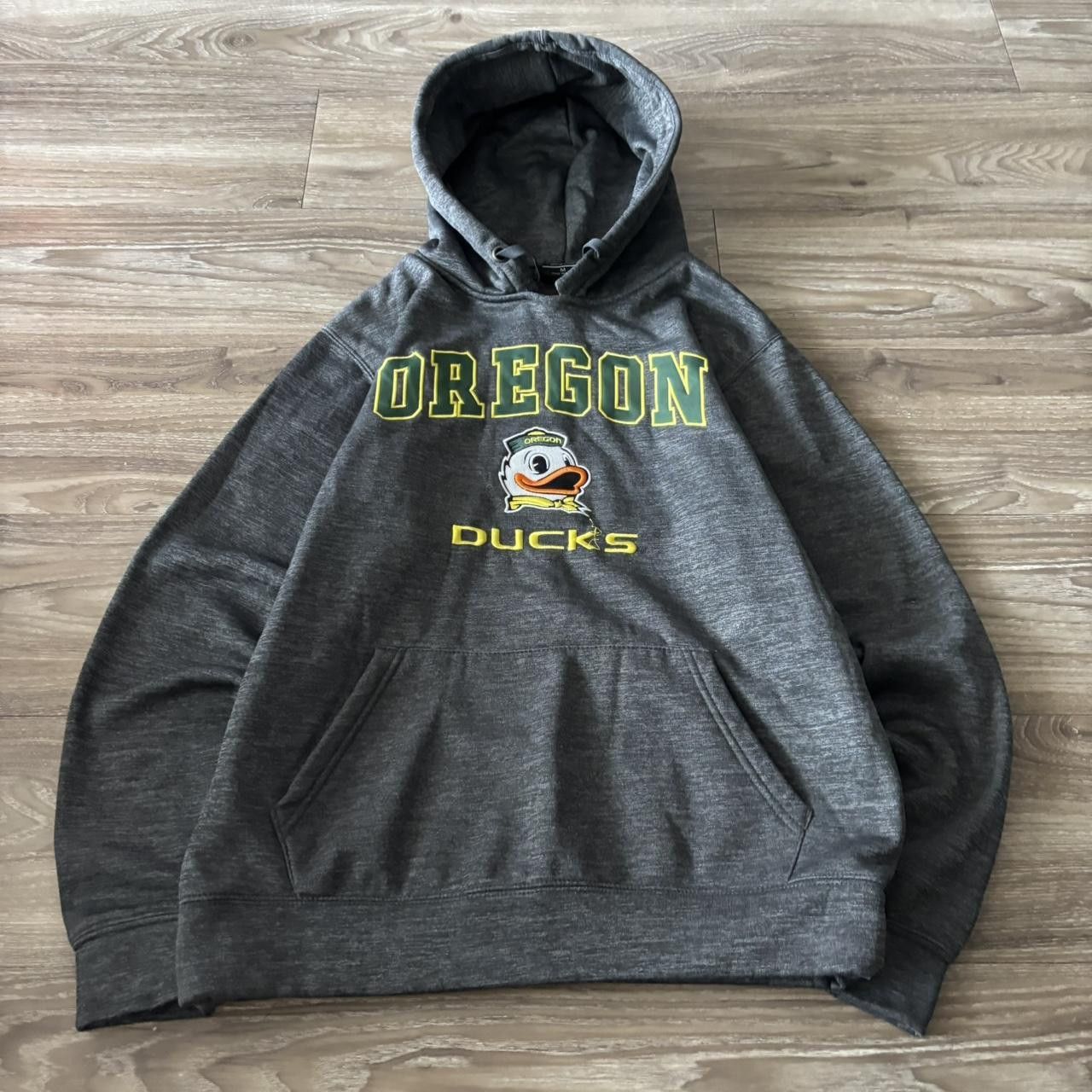 Vintage Crazy Vintage Y2K/2000s Oregon Ducks Grey Pullover Hoodie! Size M Size US M / EU 48-50 / 2 - 1 Thumbnail