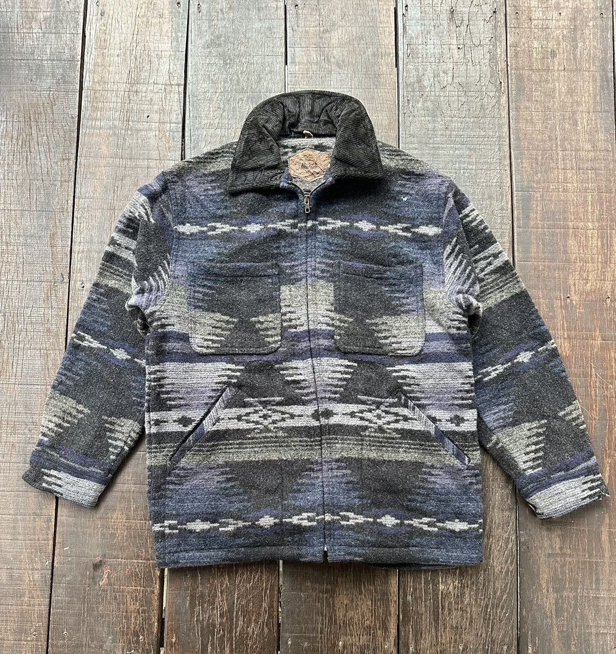 Woolrich Woolen Mills Wool rich long sleeve navajo design Size US L / EU 52-54 / 3 - 1 Thumbnail
