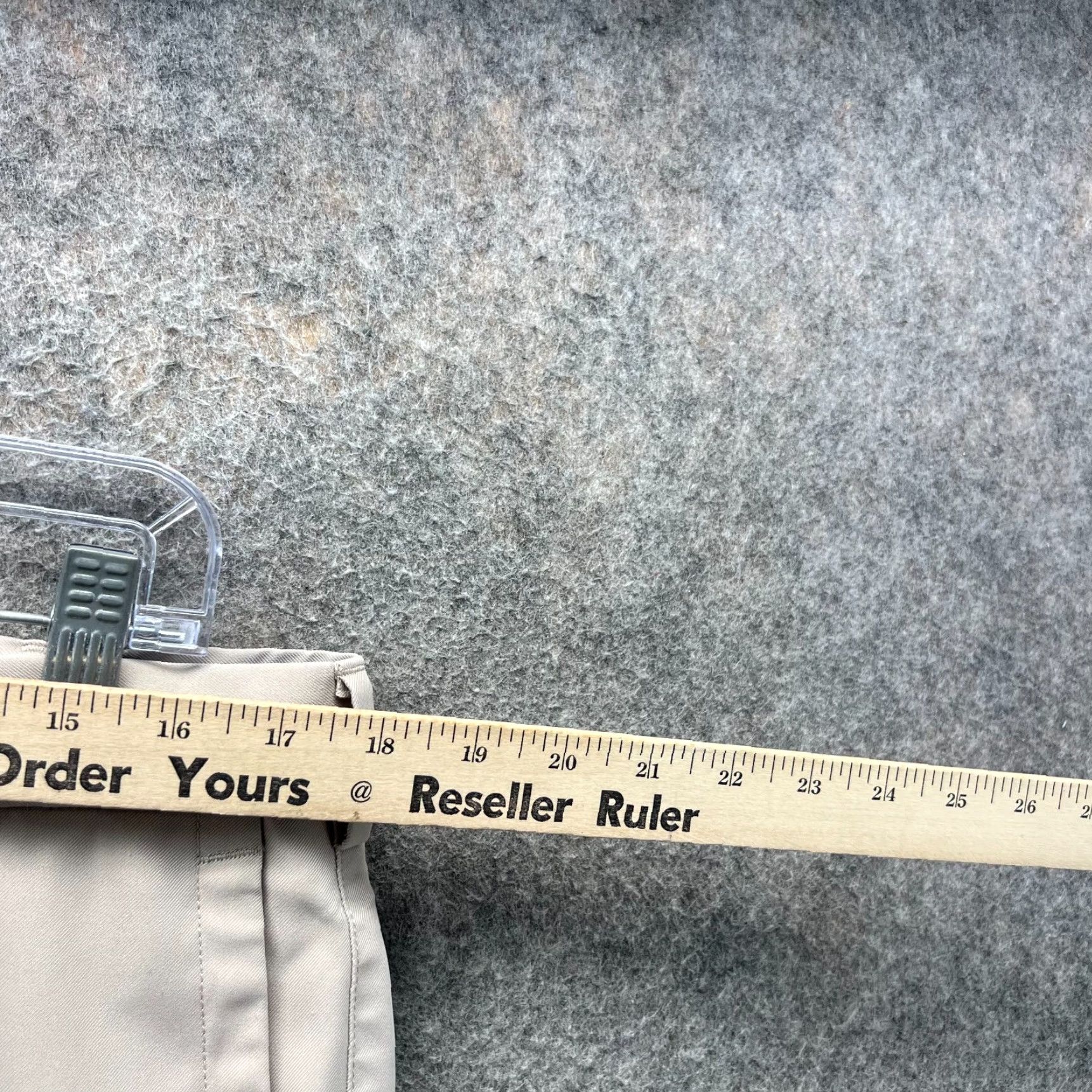 Peter Millar Peter Millar Shorts Men 35 Casual Chino Flat Front Beige Cotton Button Front Regular Inseam 9in Tan Khaki Vintage No Mens Size US 35 - 7 Thumbnail