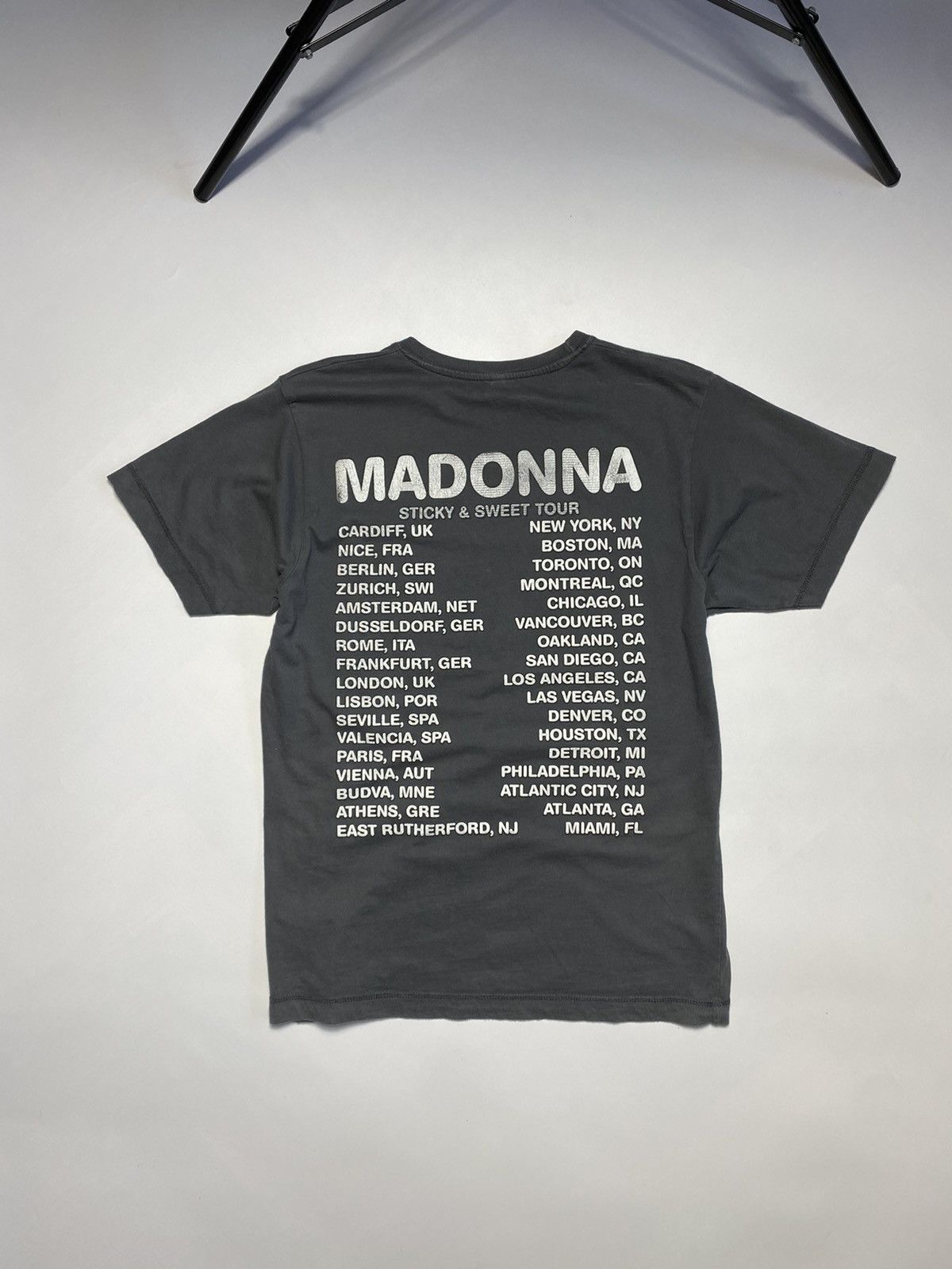 Band Tees × Vintage Vintage Madonna Sticky and Sweet tour tee M Size US M / EU 48-50 / 2 - 8 Thumbnail