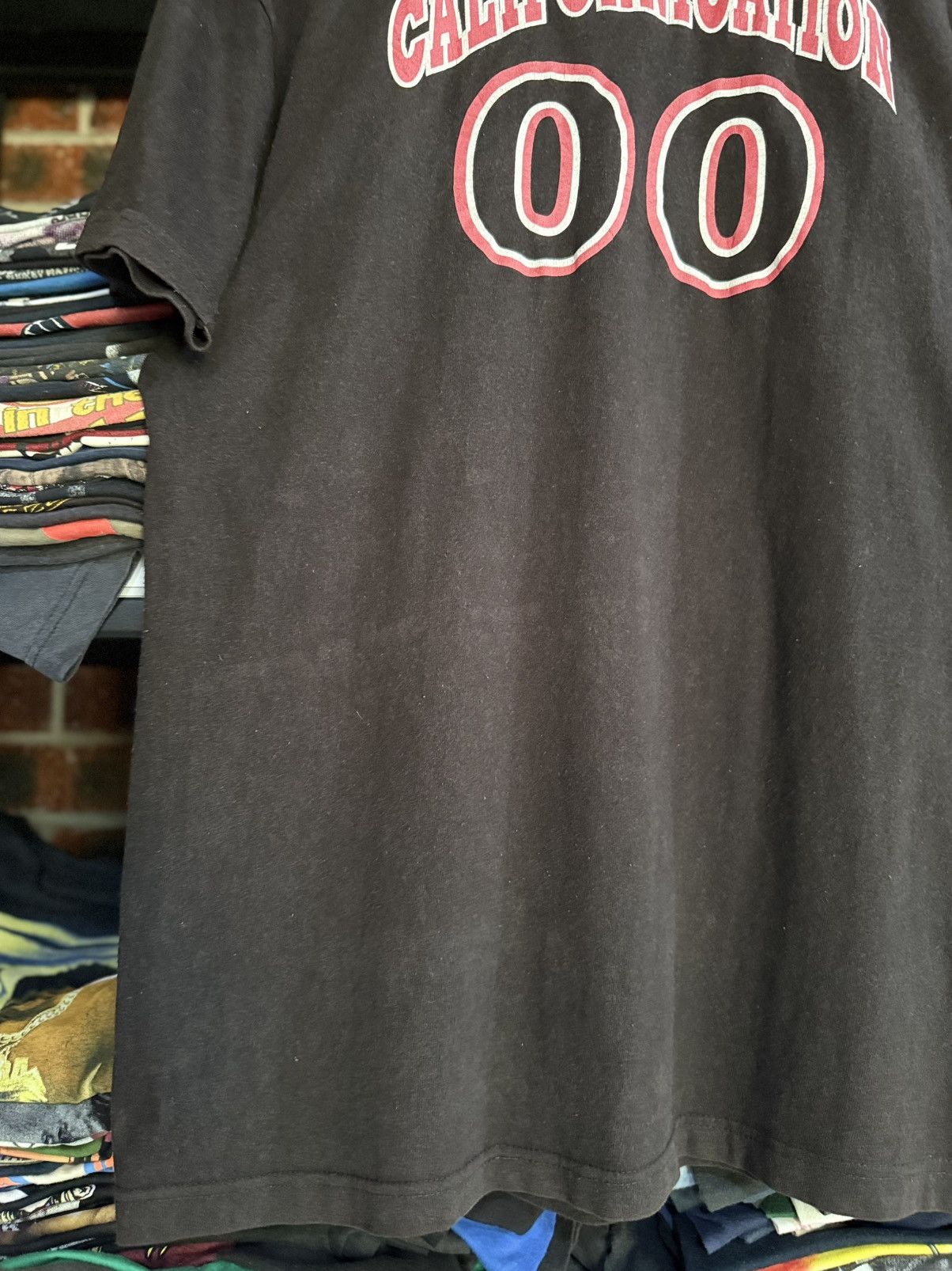 Band Tees Thrashed Vintage 90s Red Hot Chilli Peppers Sun Faded Tee Size US L / EU 52-54 / 3 - 12 Thumbnail